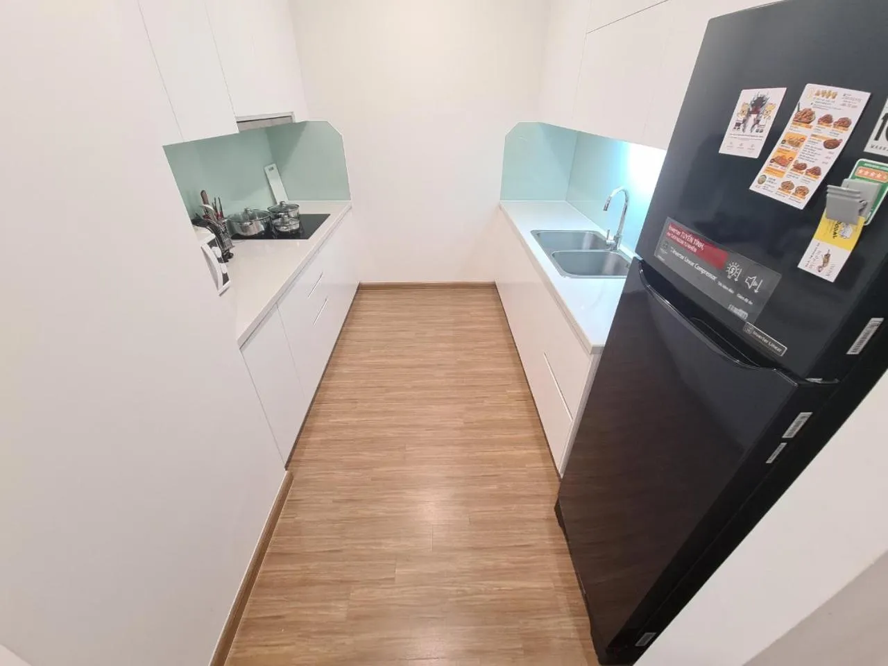 Kitchen or kitchenette in Vinhomes Skylake