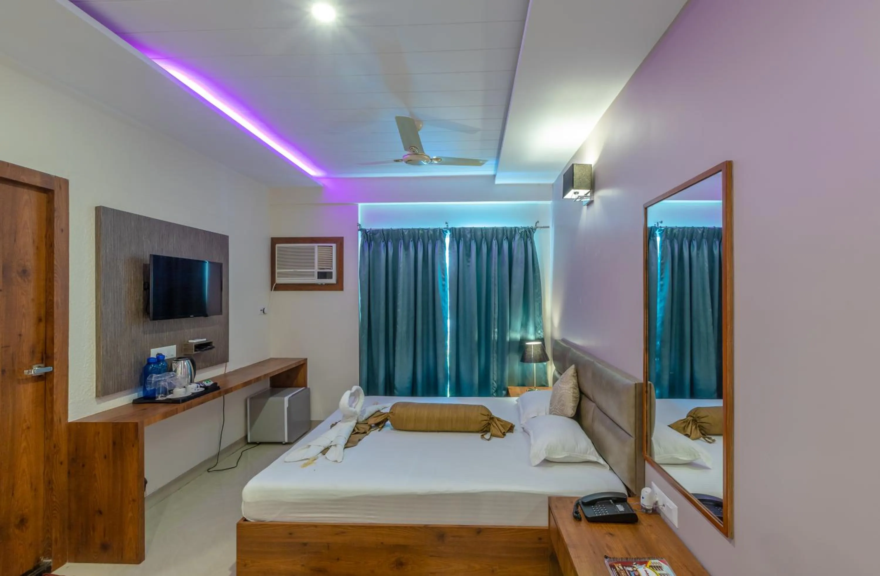 Bedroom, Bed in The Piku's Inn