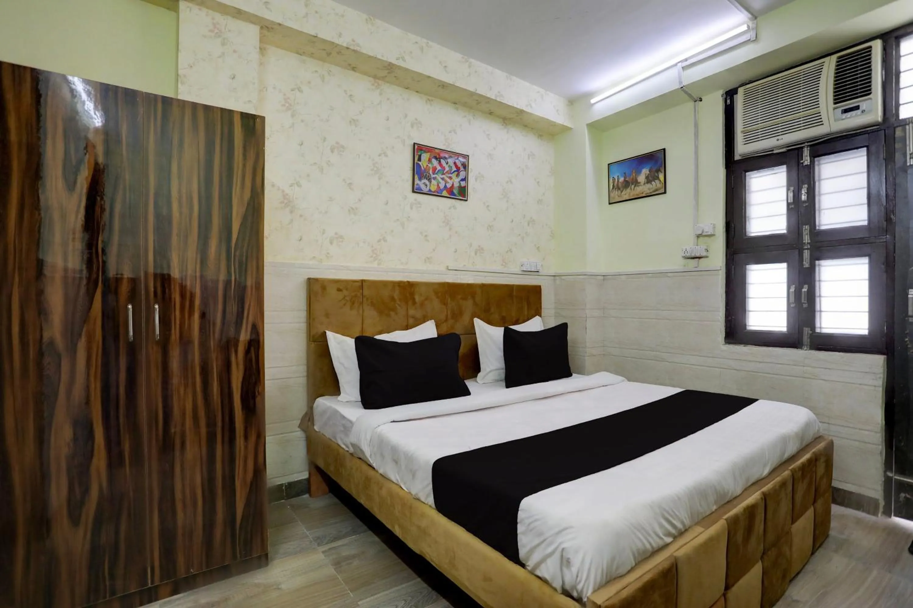 Bedroom, Bed in Hotel O vista 18 inn