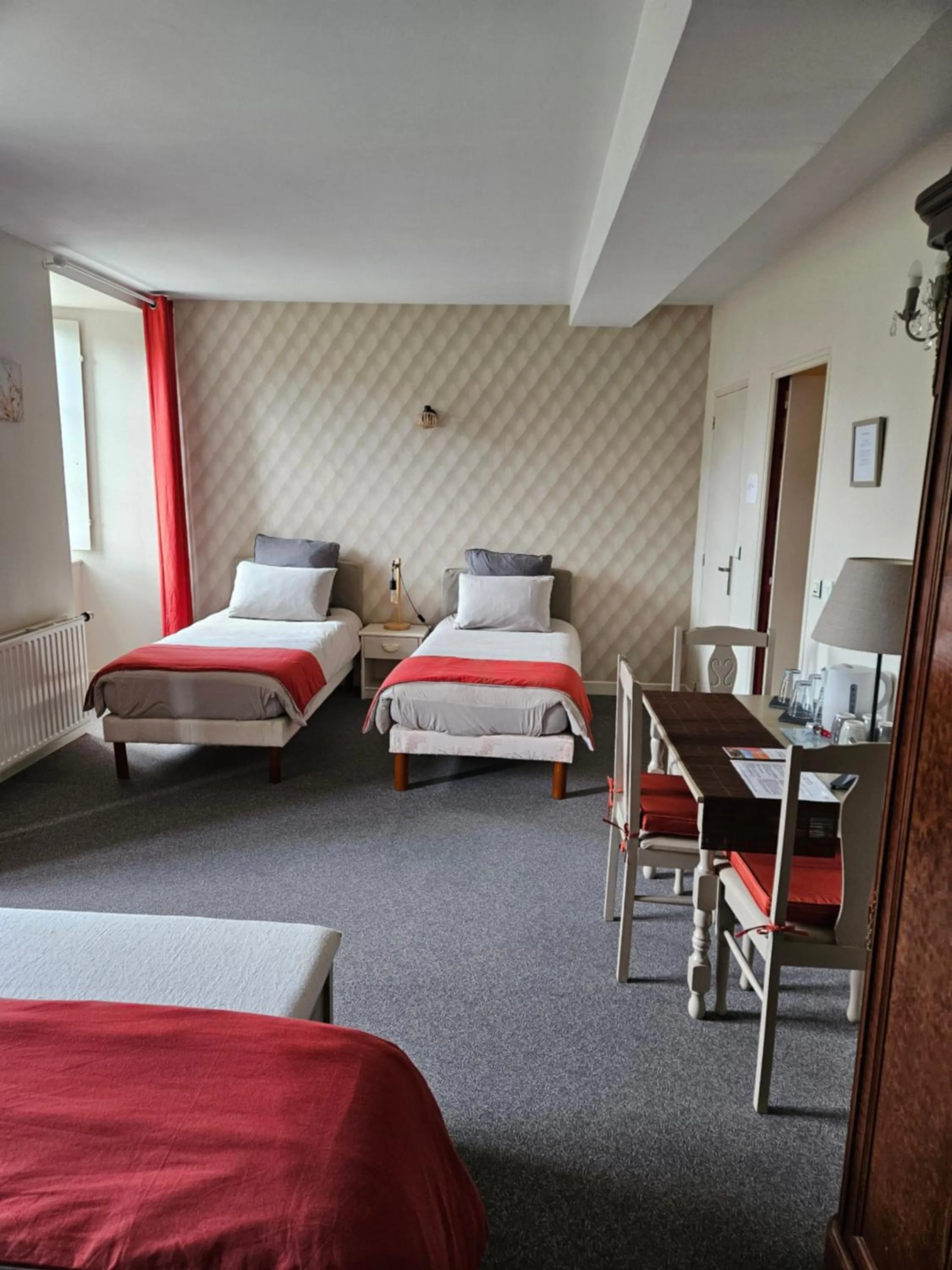Bedroom, Bed in LA GARDE DUCALE