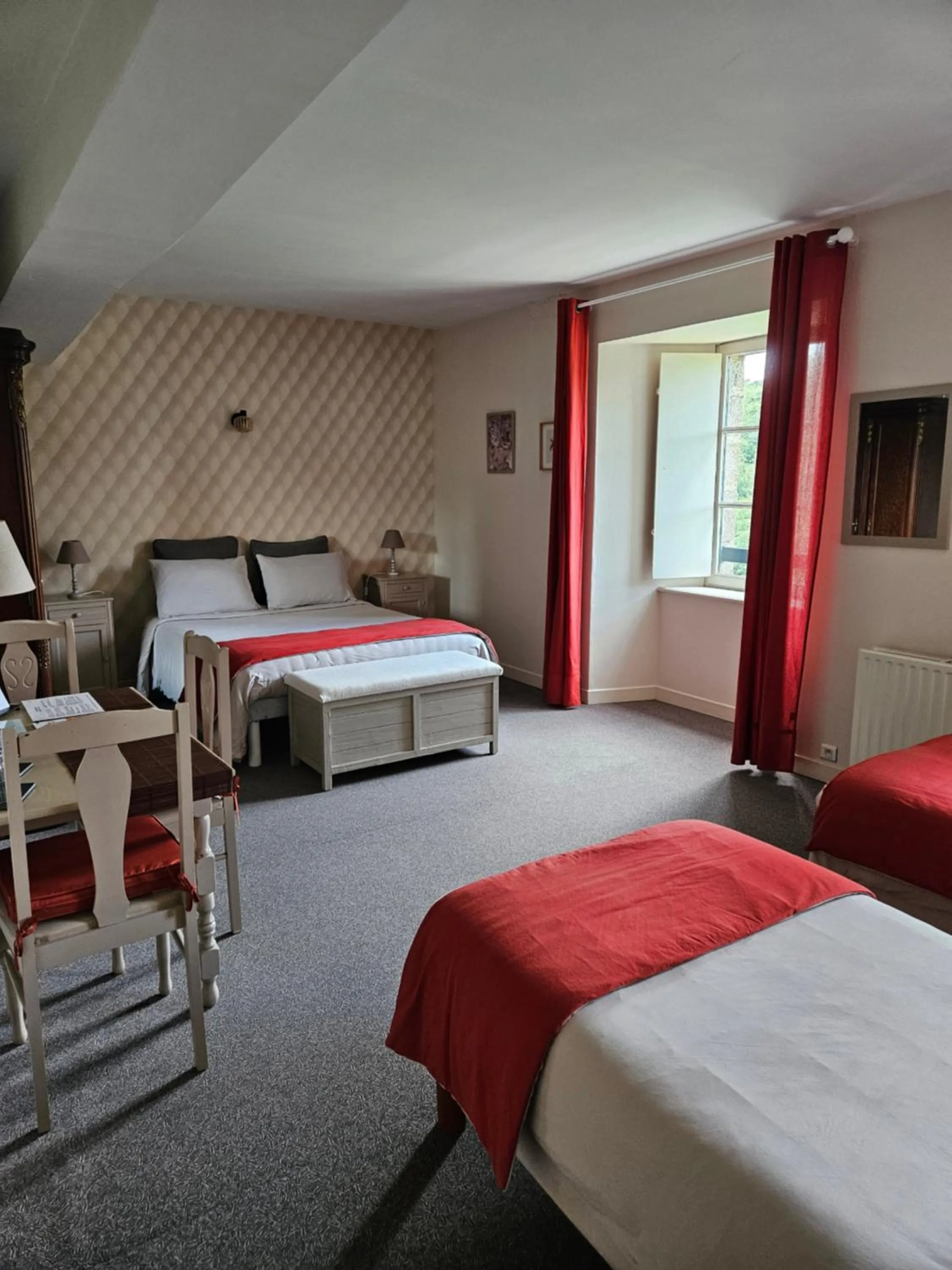 Bedroom, Bed in LA GARDE DUCALE