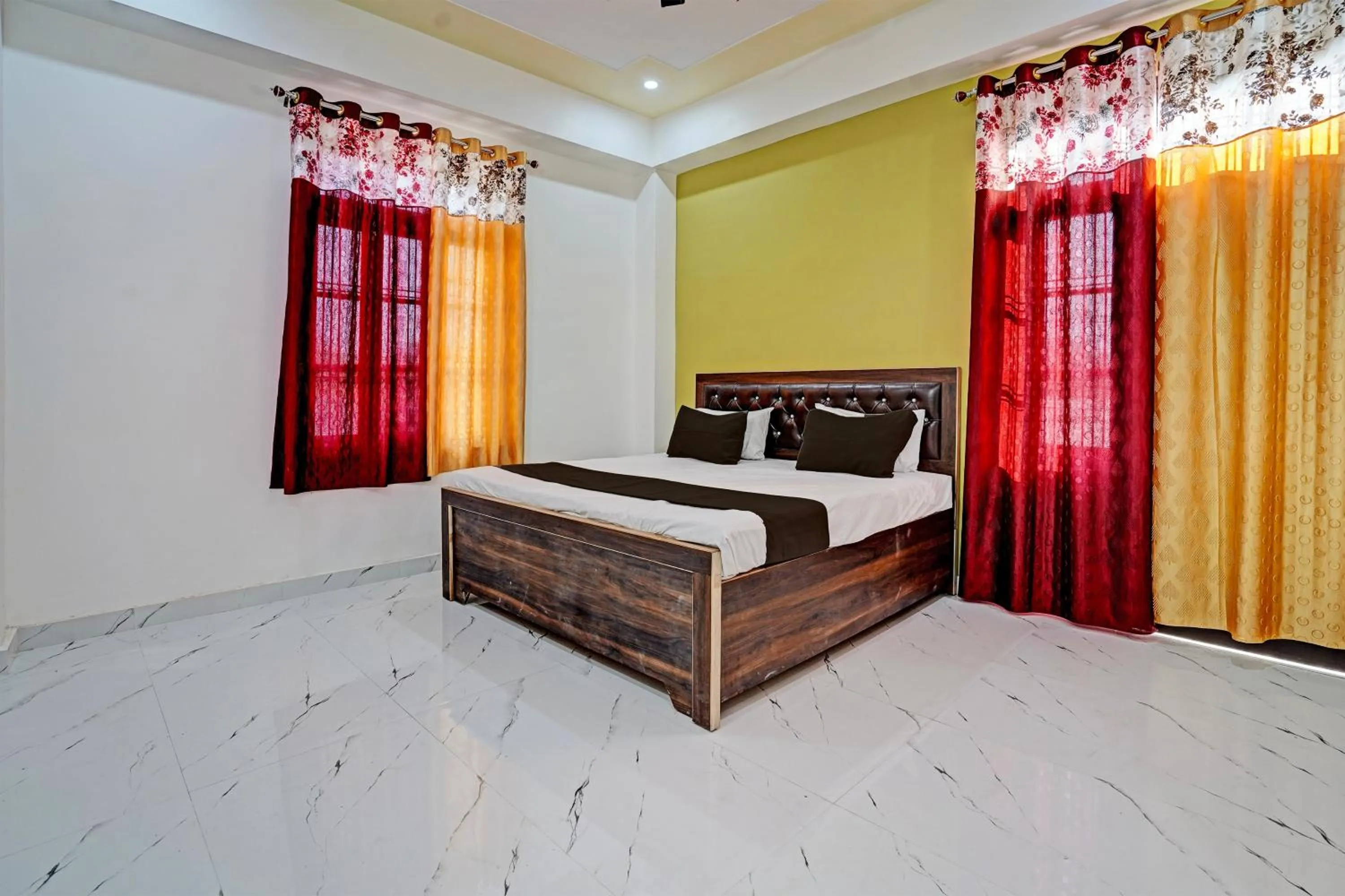 Bedroom, Bed in Hotel O by OYO Hira Royal Palace And Lawn