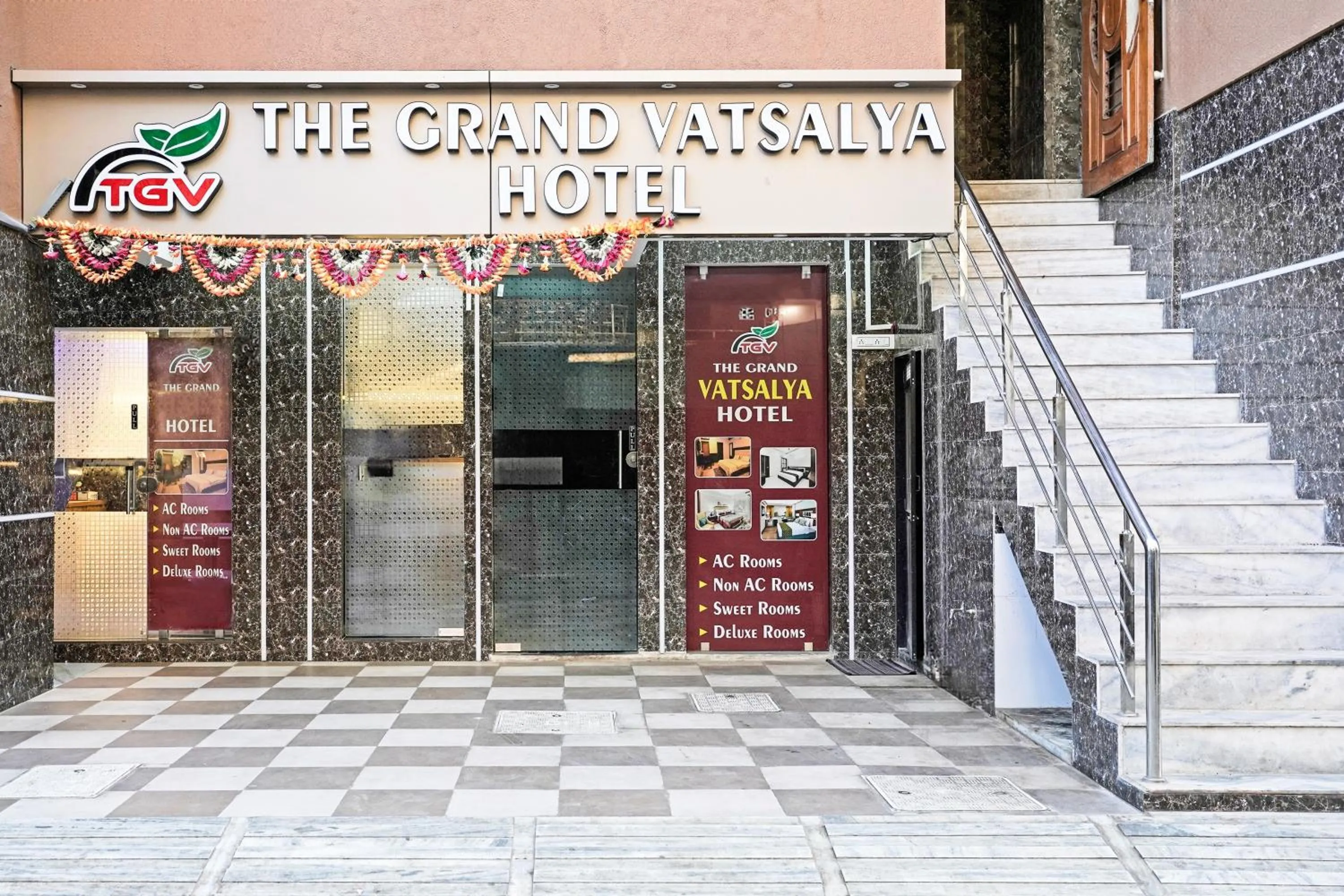 Facade/entrance in Super Hotel O H.R.KING HOTEL