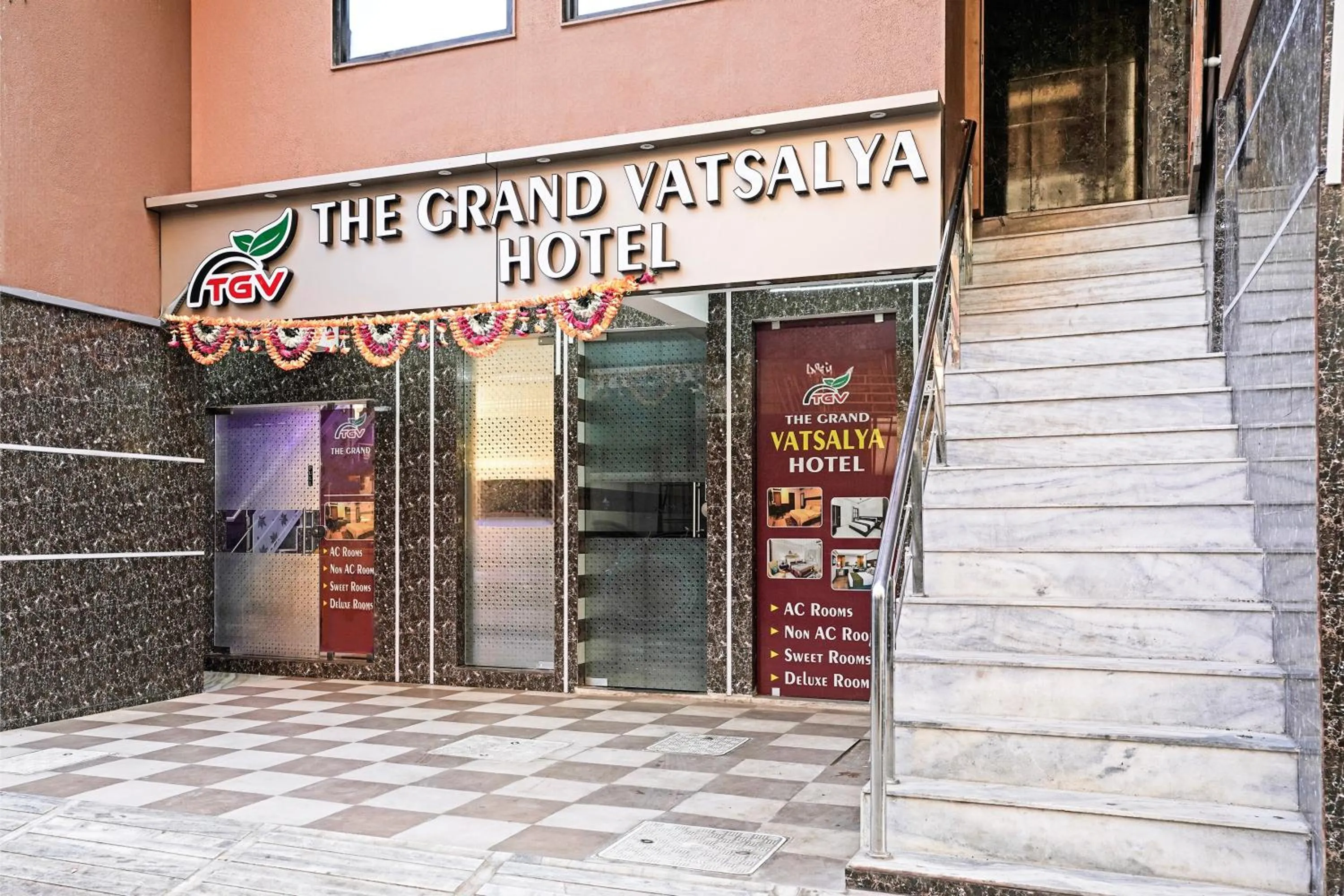 Facade/entrance in Super Hotel O H.R.KING HOTEL