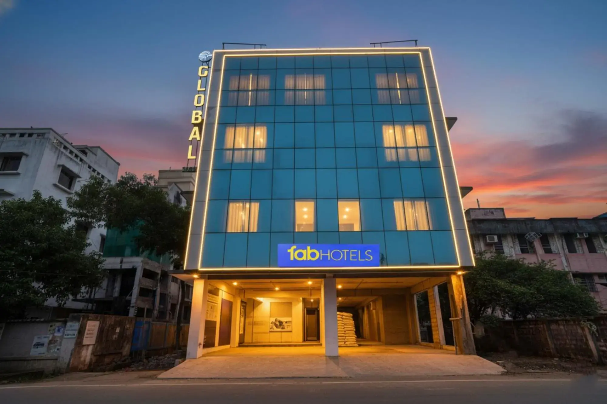 FabHotel Global Spaces - Nr NESCO Exhibition Center FabHotel Global Spaces - Nr NESCO Exhibition Center
