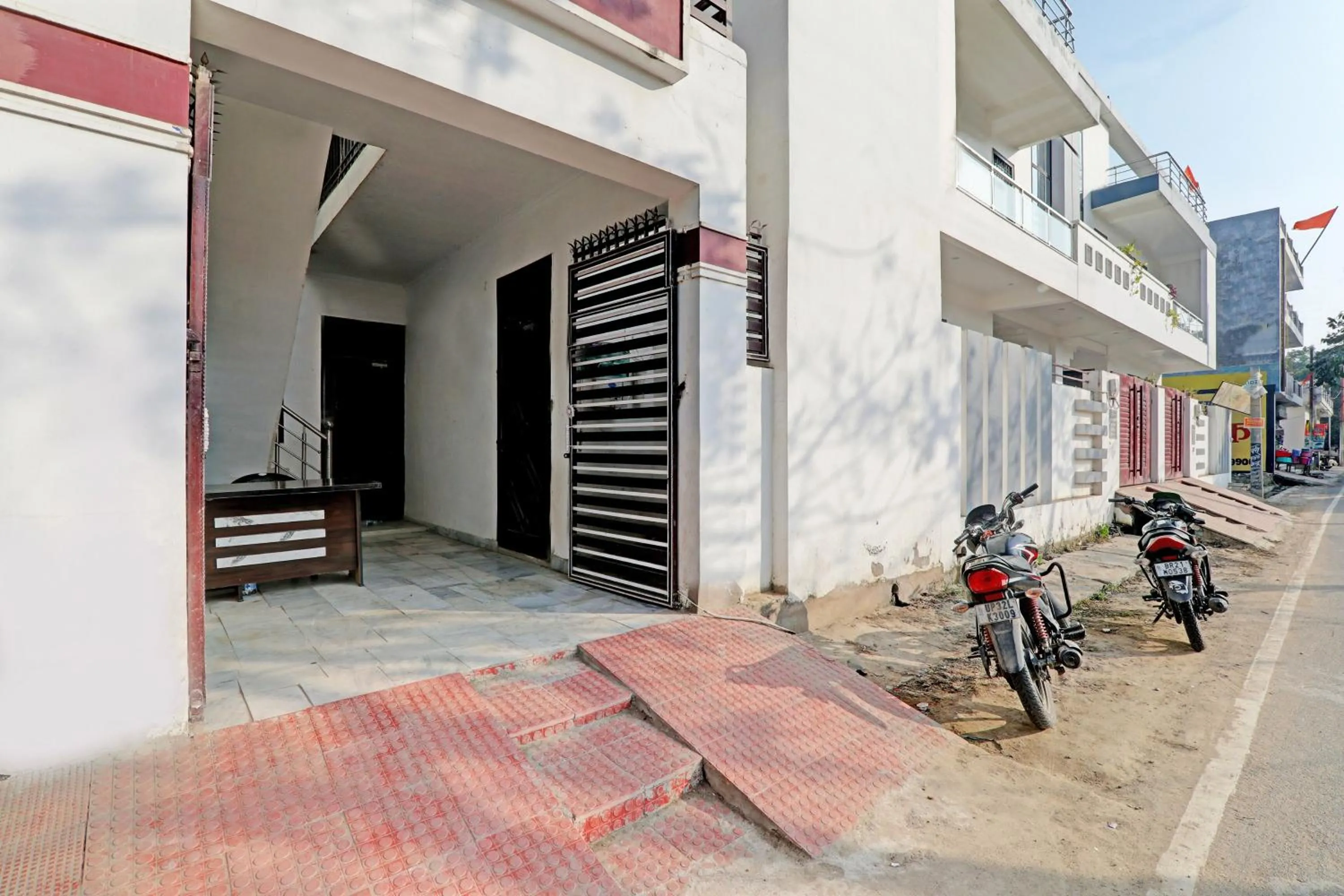 Facade/entrance in Hotel O Jankipuram Paradise Hotel
