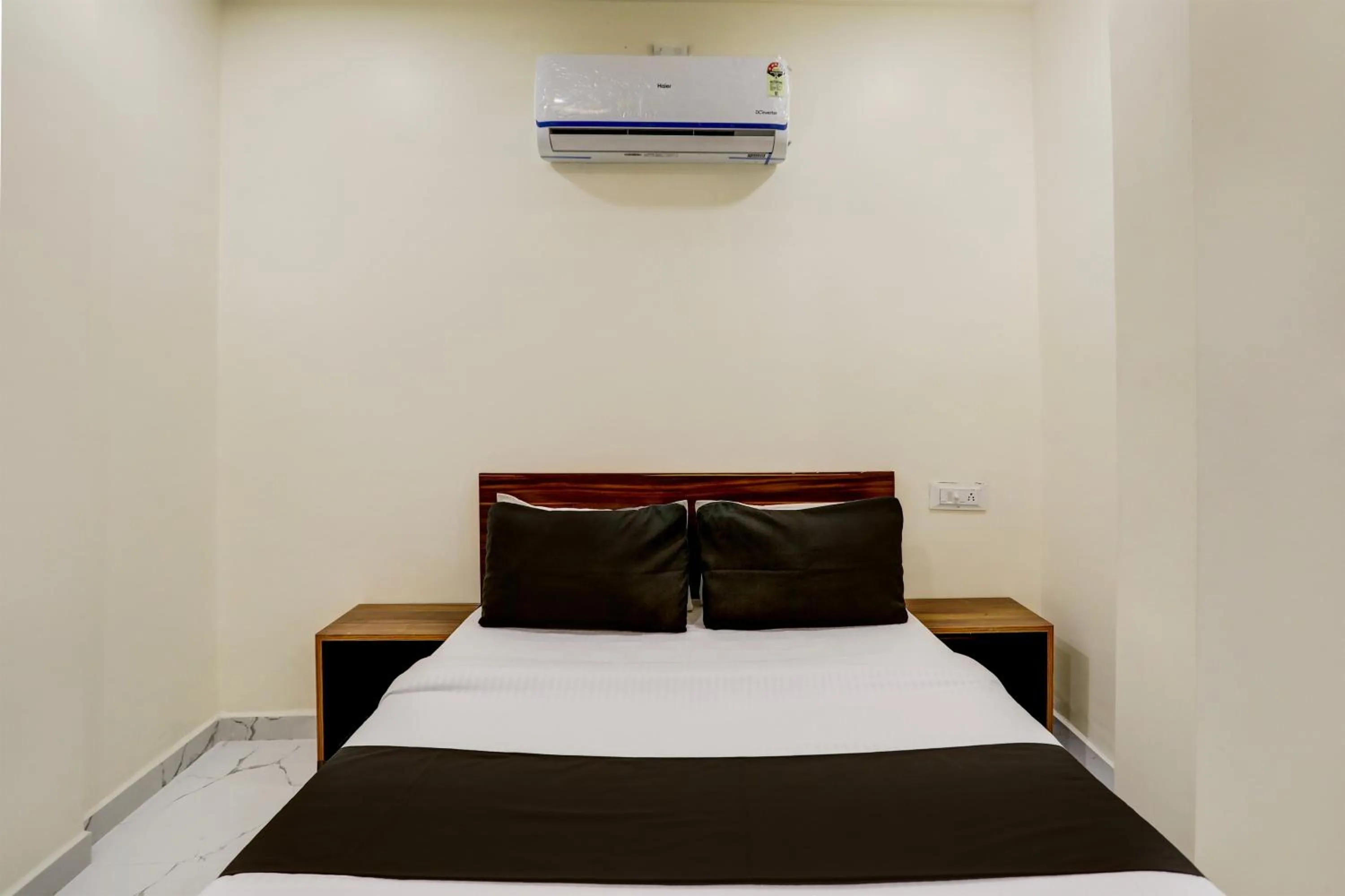 Bedroom, Bed in Hotel O highway blues