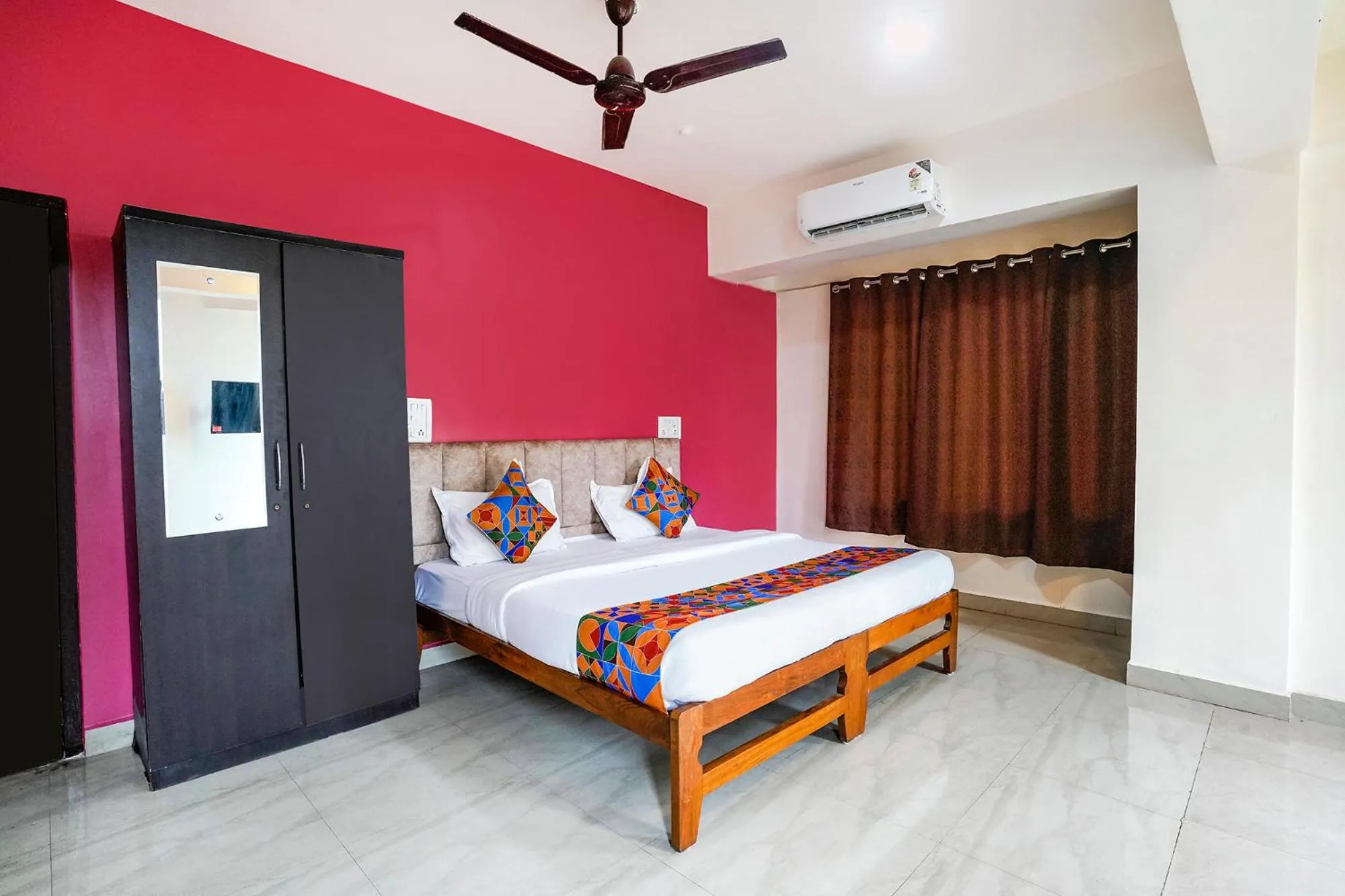Bed in Via Sunset Residency - Nr Apollo Hospitals