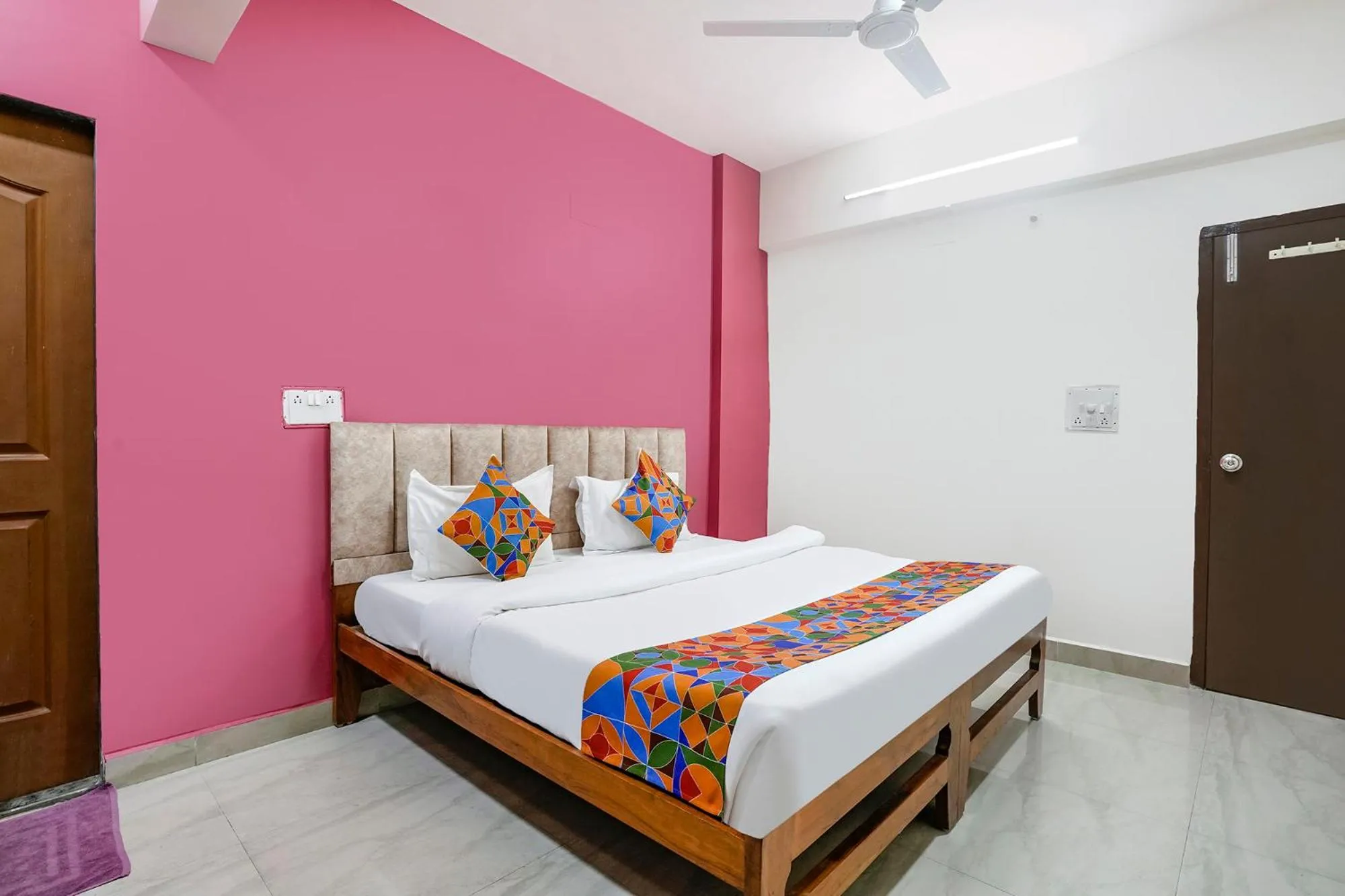Bed in Via Sunset Residency - Nr Apollo Hospitals