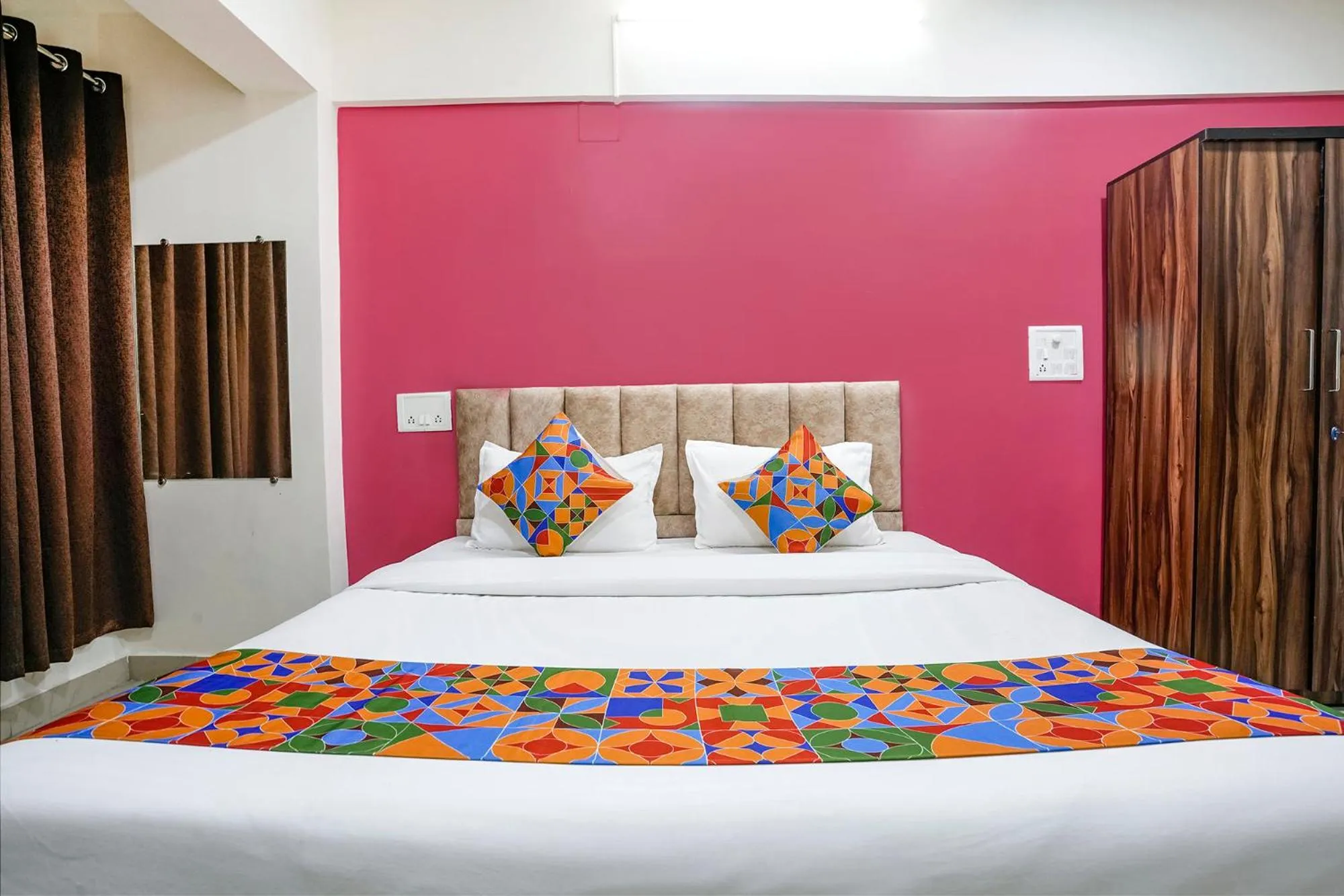 Bed in Via Sunset Residency - Nr Apollo Hospitals