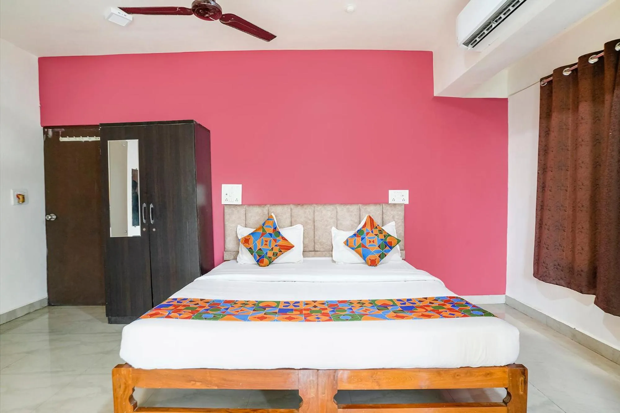 Bed in Via Sunset Residency - Nr Apollo Hospitals