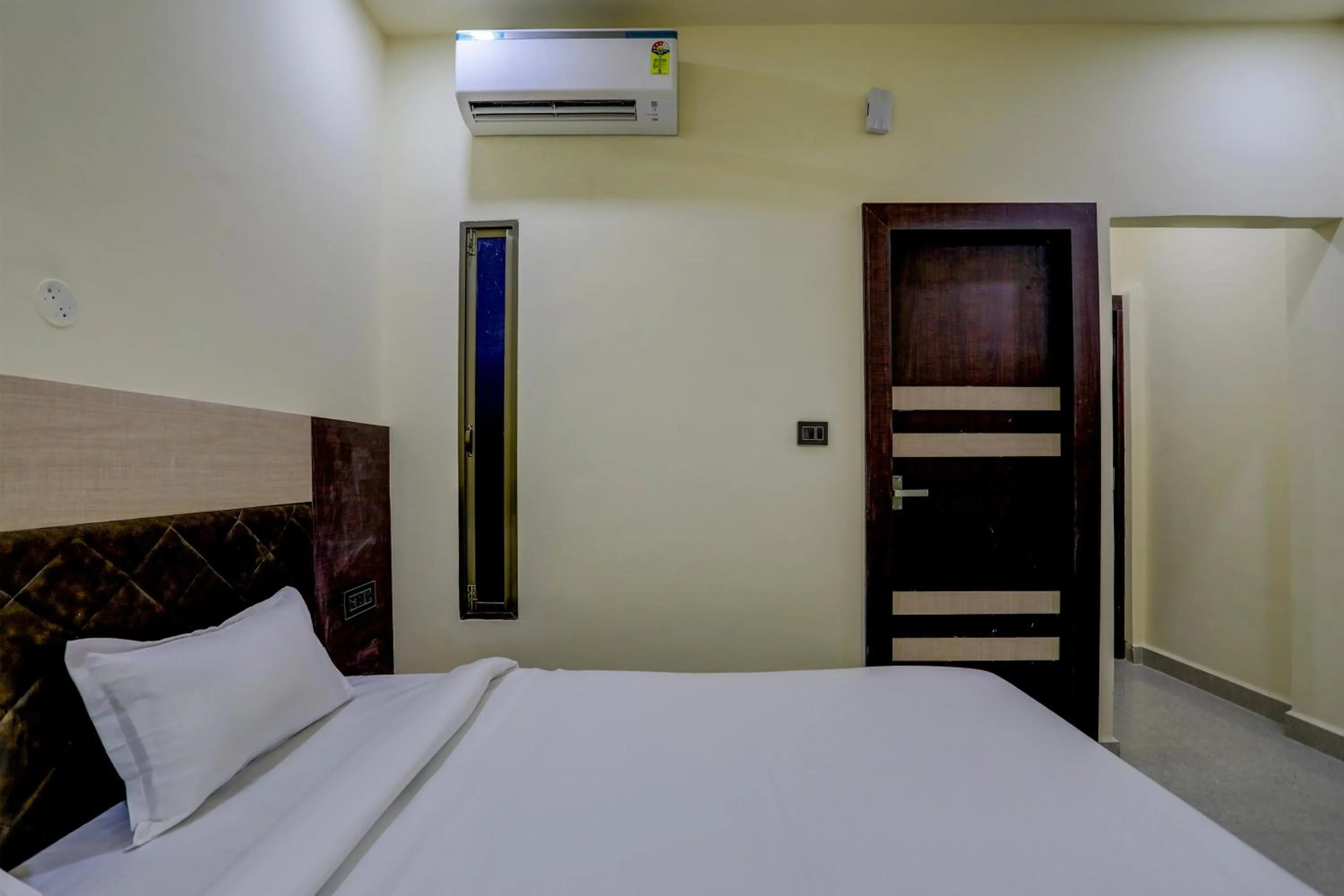 Bedroom, Bed in Hotel O Madhuram Residency