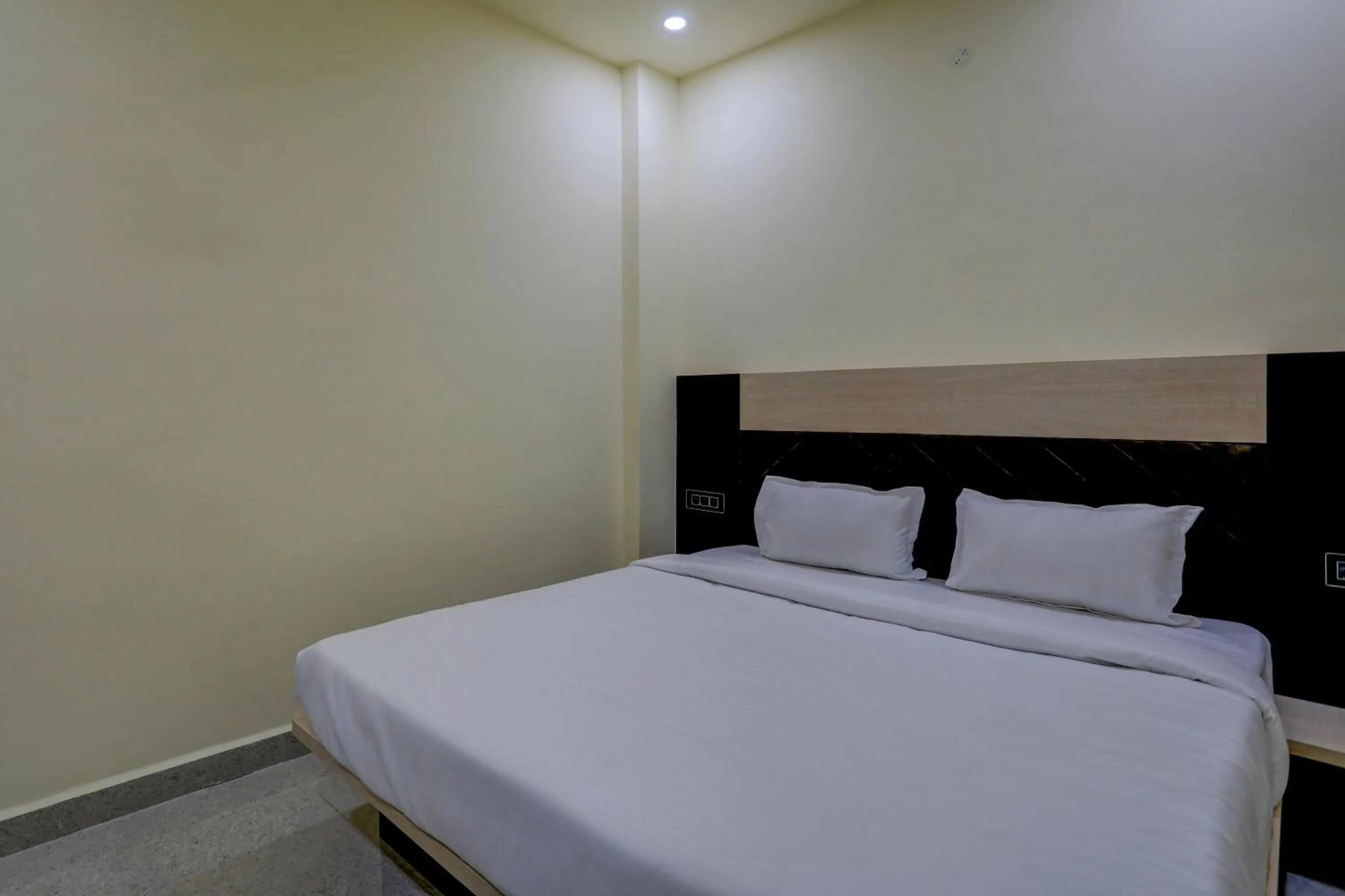 Bedroom, Bed in Hotel O Madhuram Residency