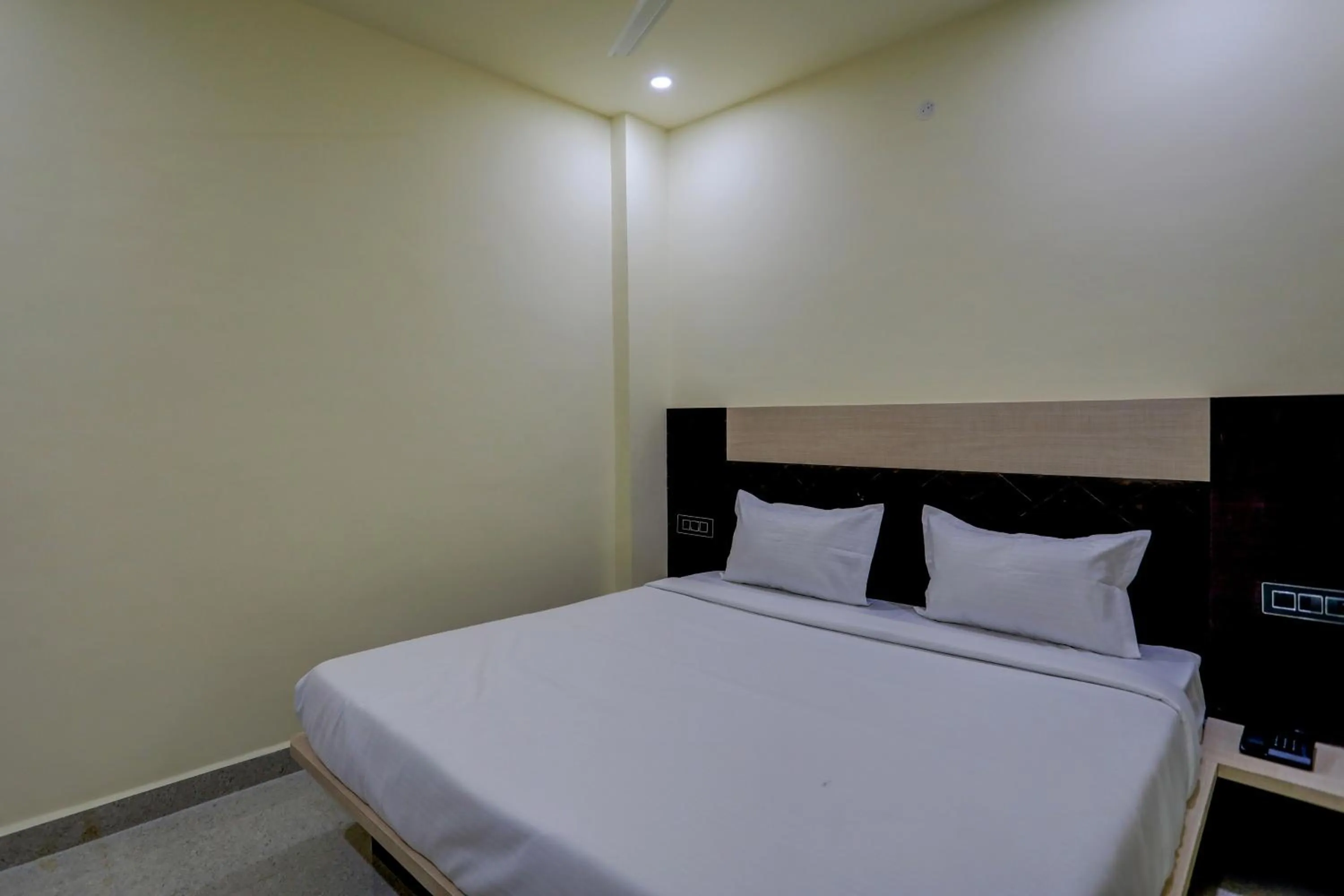 Bedroom, Bed in Hotel O Madhuram Residency