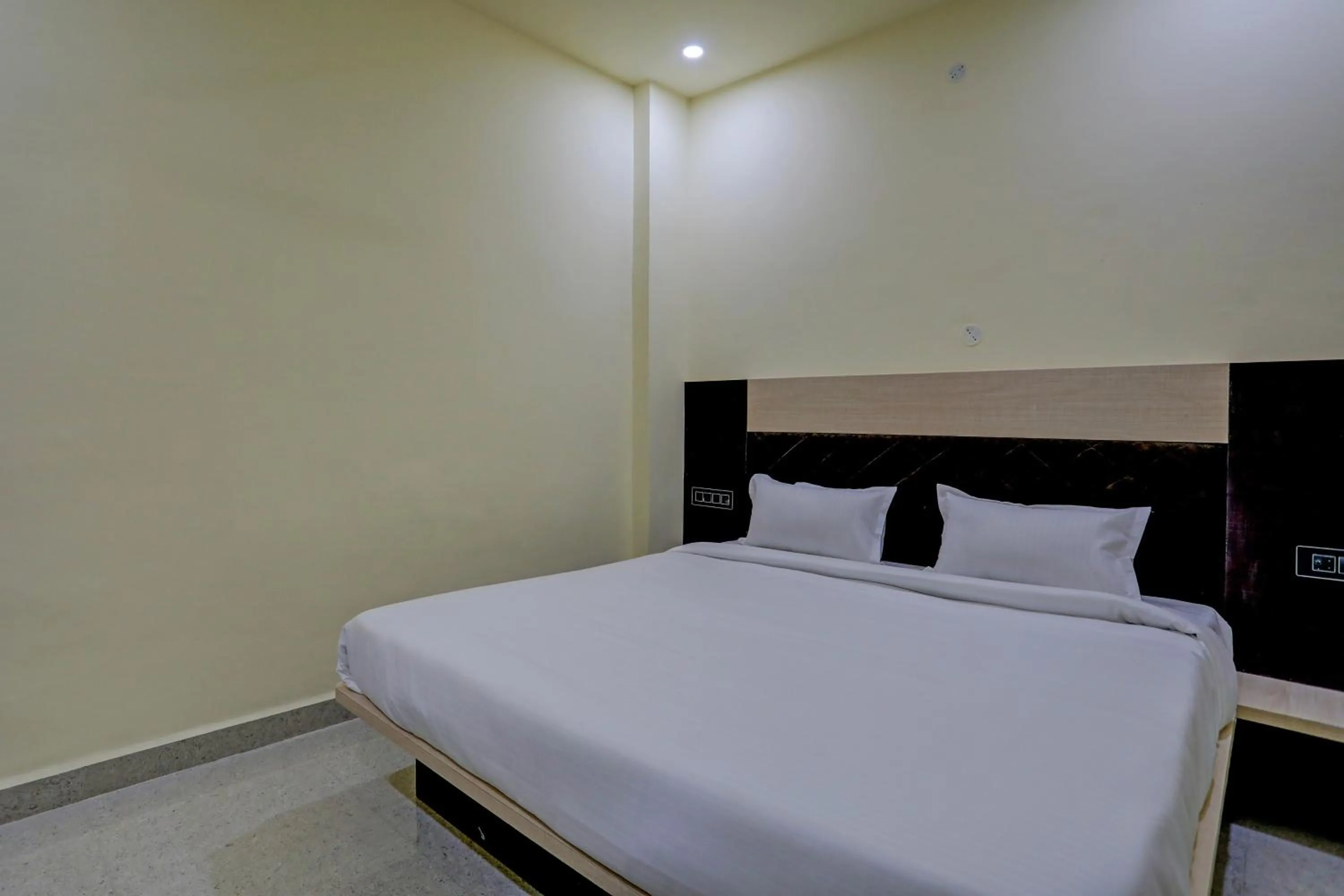 Bedroom, Bed in Hotel O Madhuram Residency