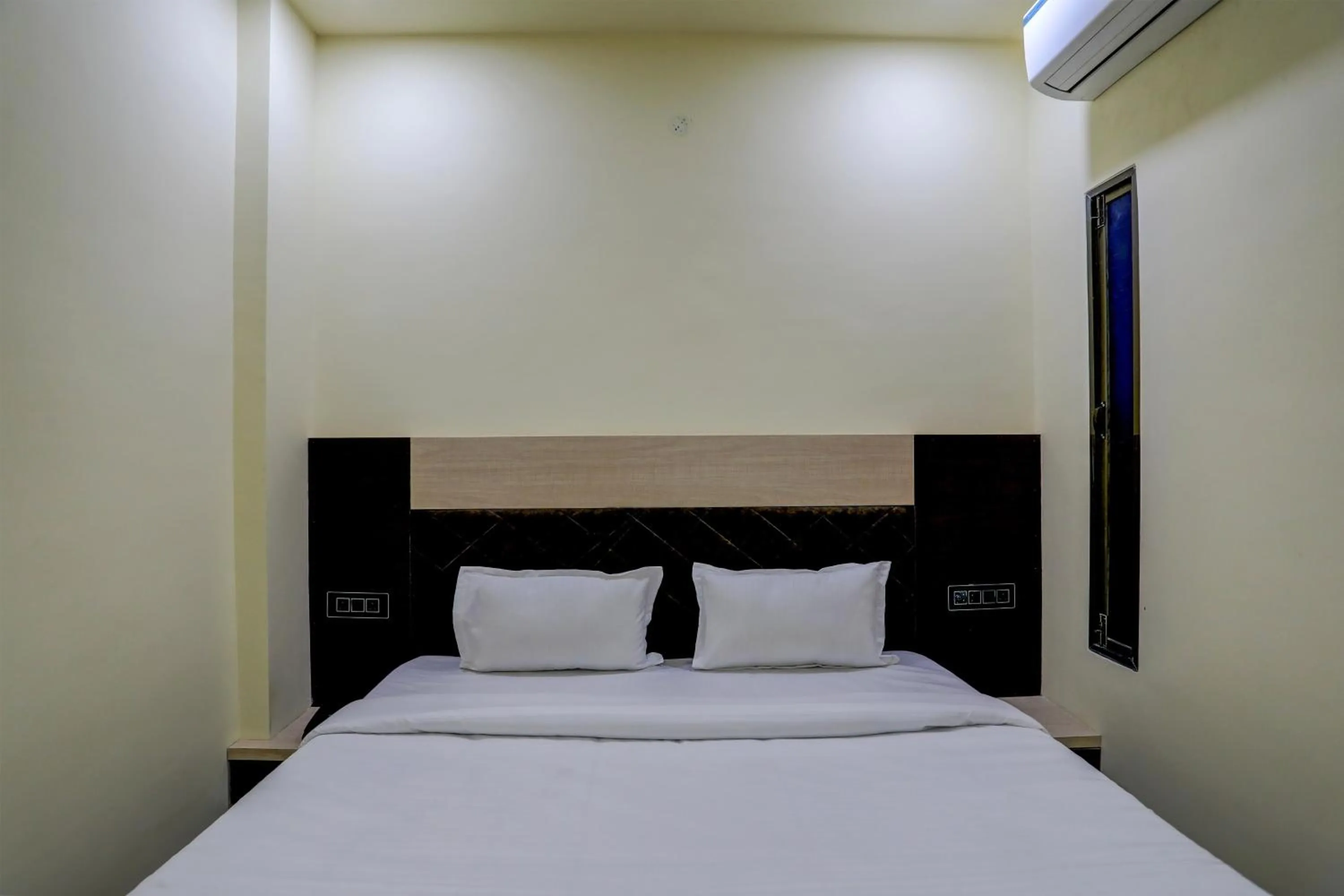 Bedroom, Bed in Hotel O Madhuram Residency
