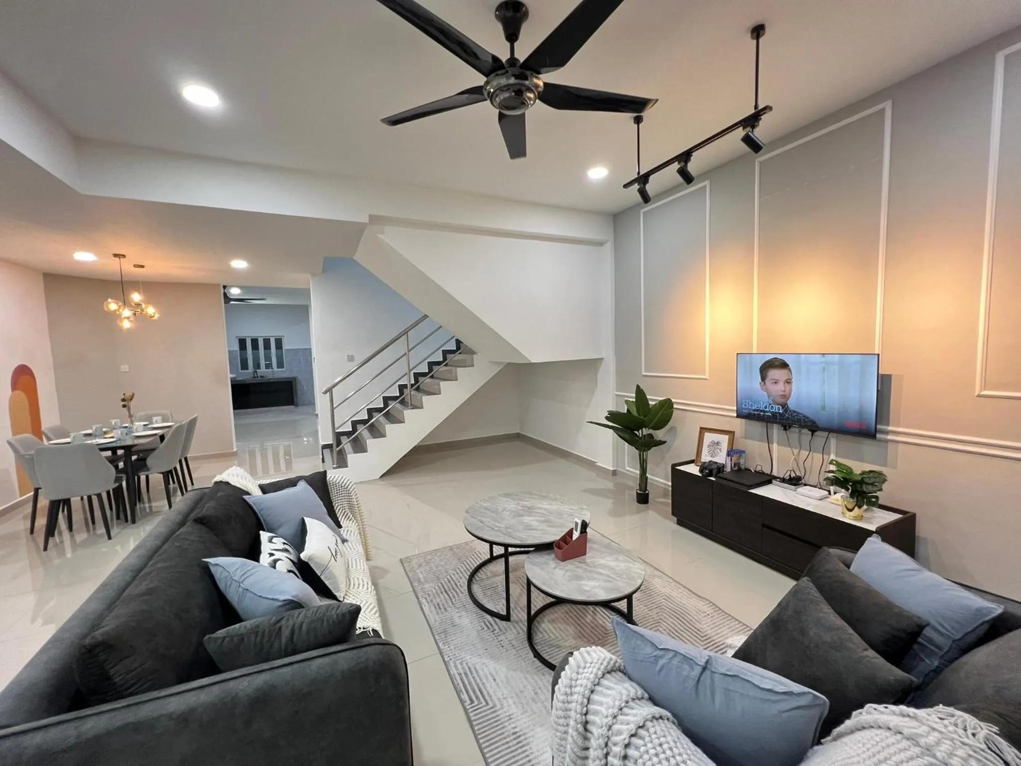 FunkyVila4 14PAX 4BR Near188Tower, ArtStreet, HTTA