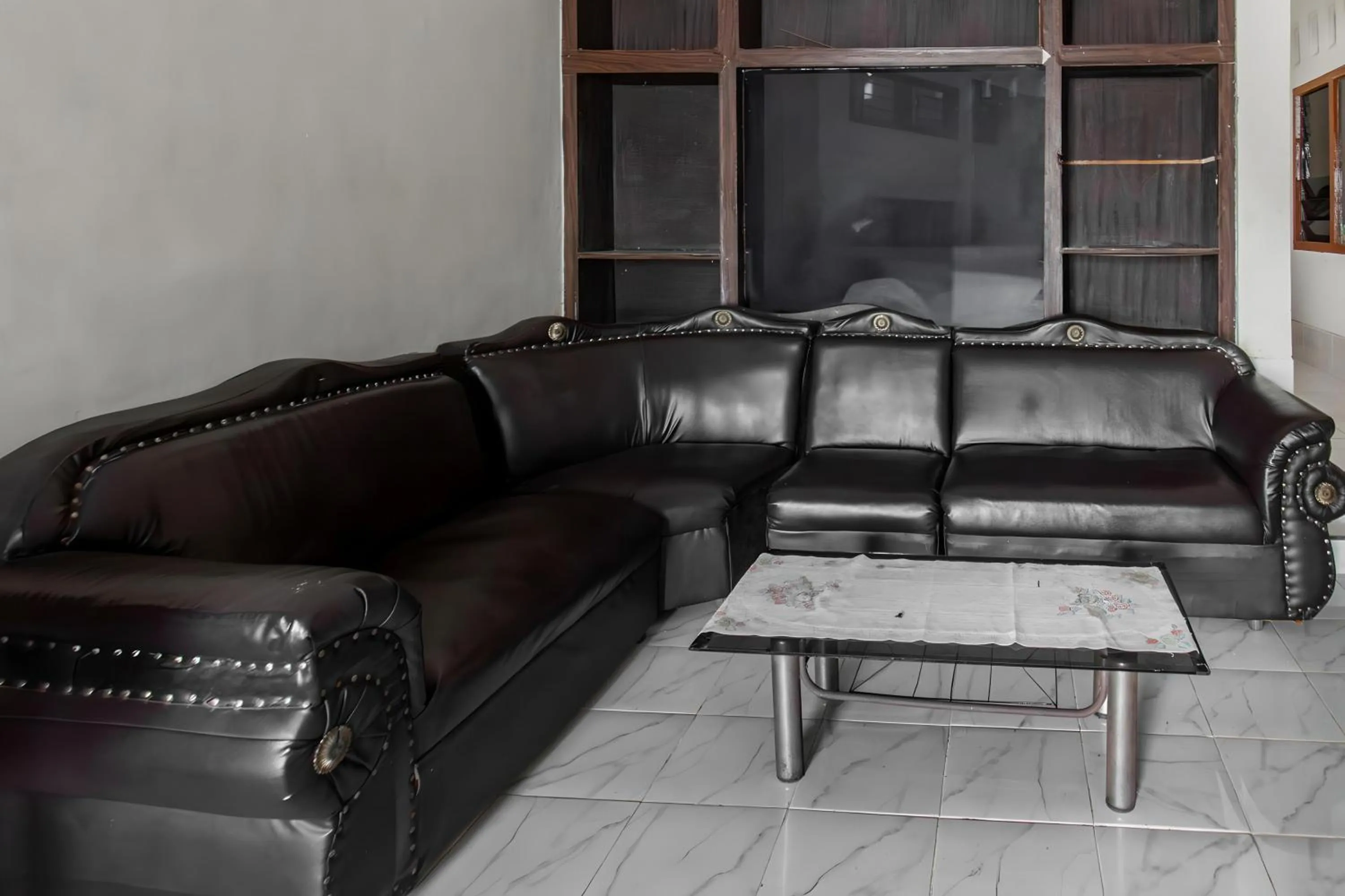 Lobby or reception in OYO 93582 Liani Homestay Syariah