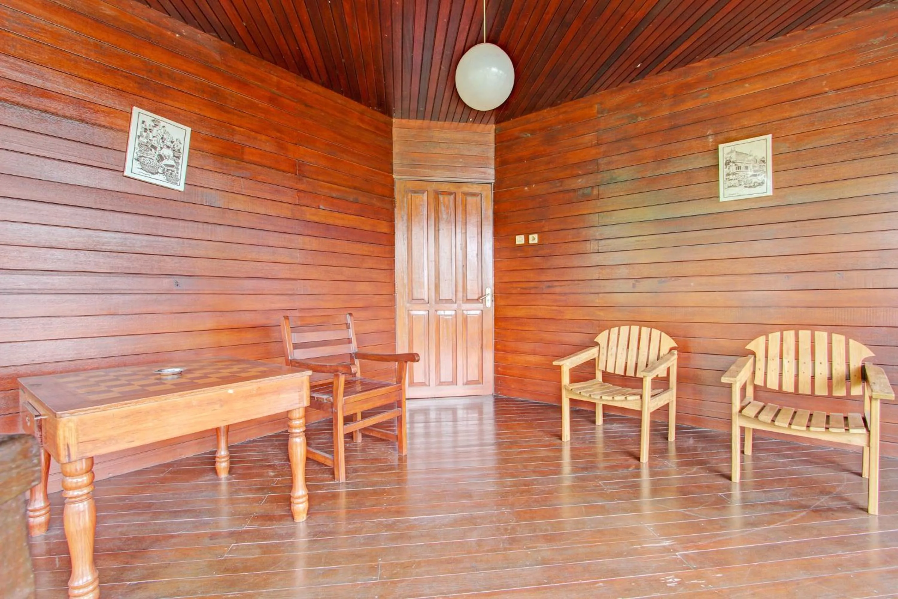 Lobby or reception in Hotel O Puri Adem 86 Syariah BunkbedNearMerapi Golf Club