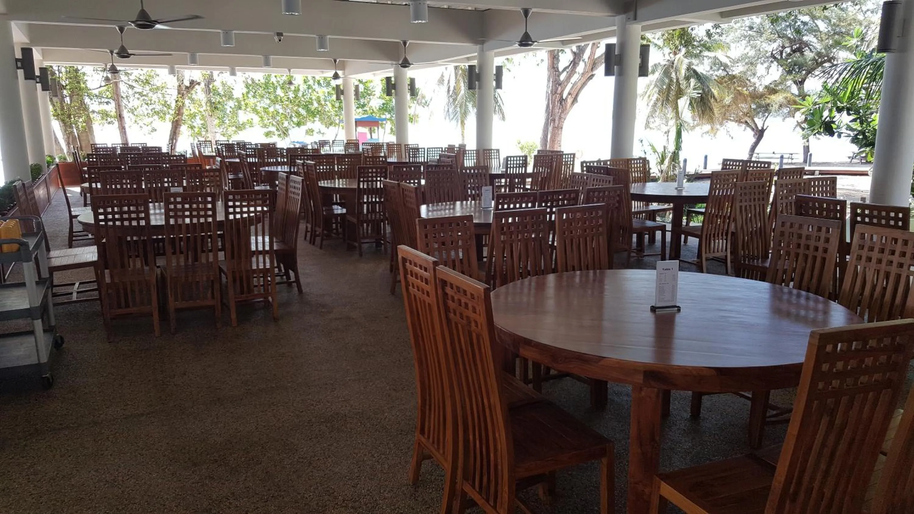 Restaurant/places to eat in Mamutik Island Lodge