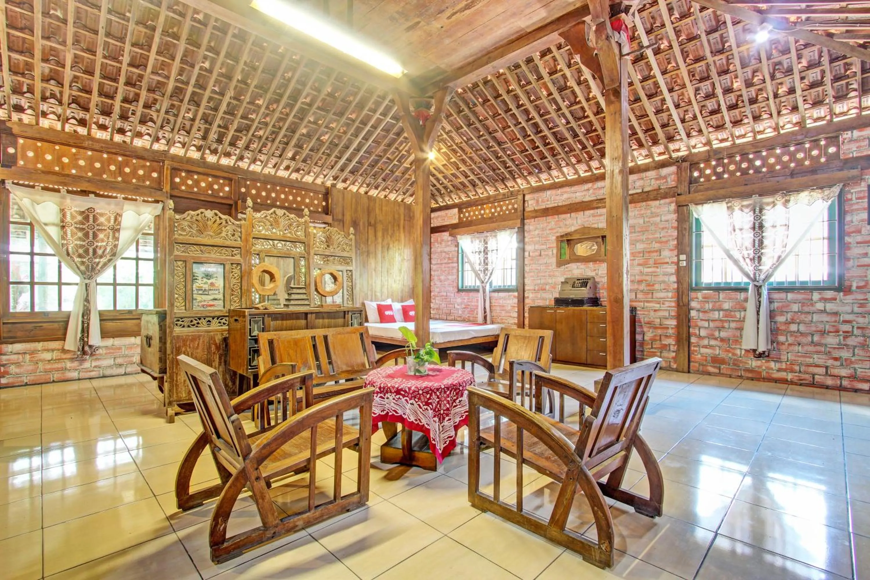 Bedroom in Hotel O Omah Baturan Syariah