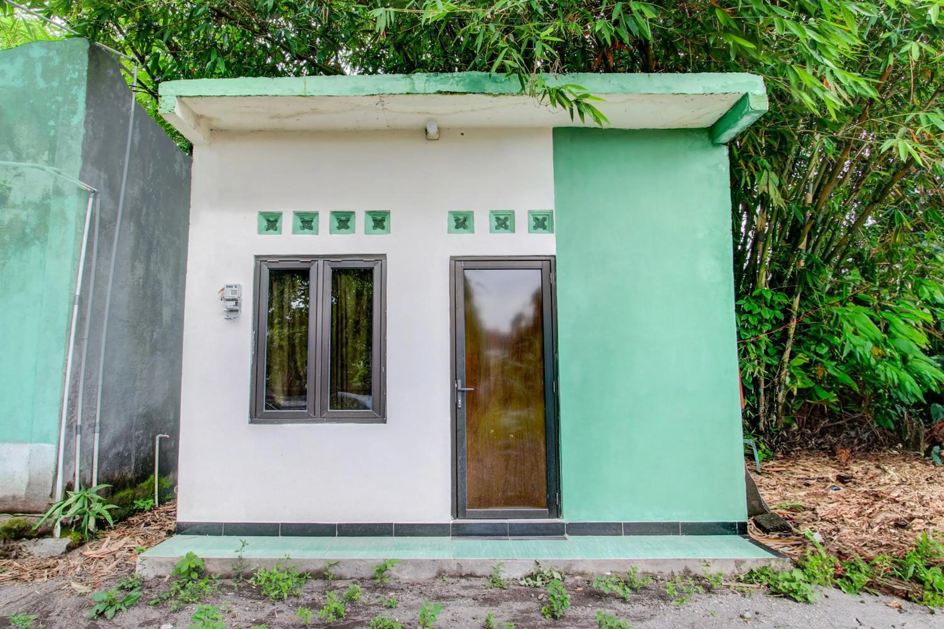 Facade/entrance in Hotel O Homestay Bambu Oerip Syariah