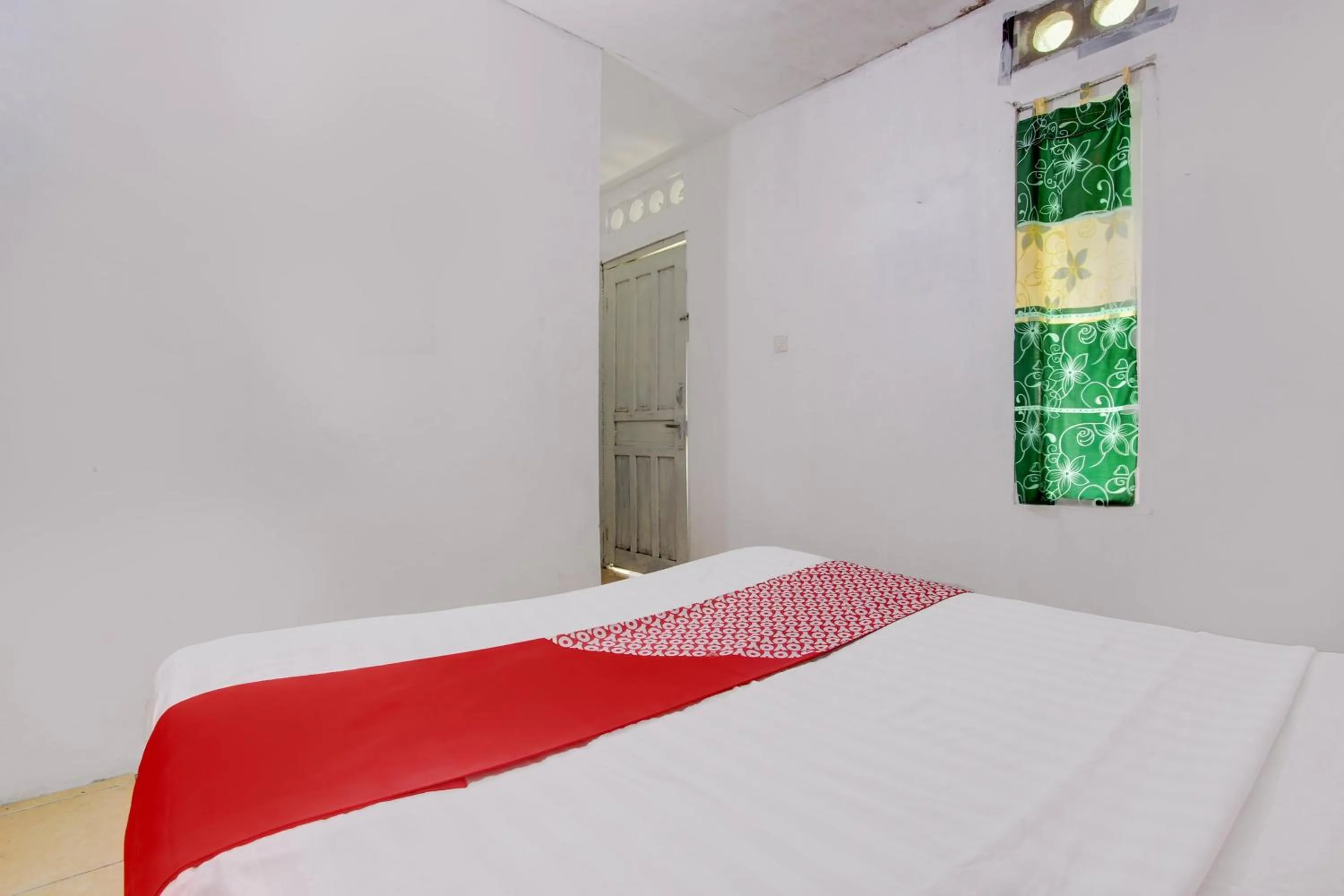 Bedroom, Bed in Hotel O Homestay Bambu Oerip Syariah