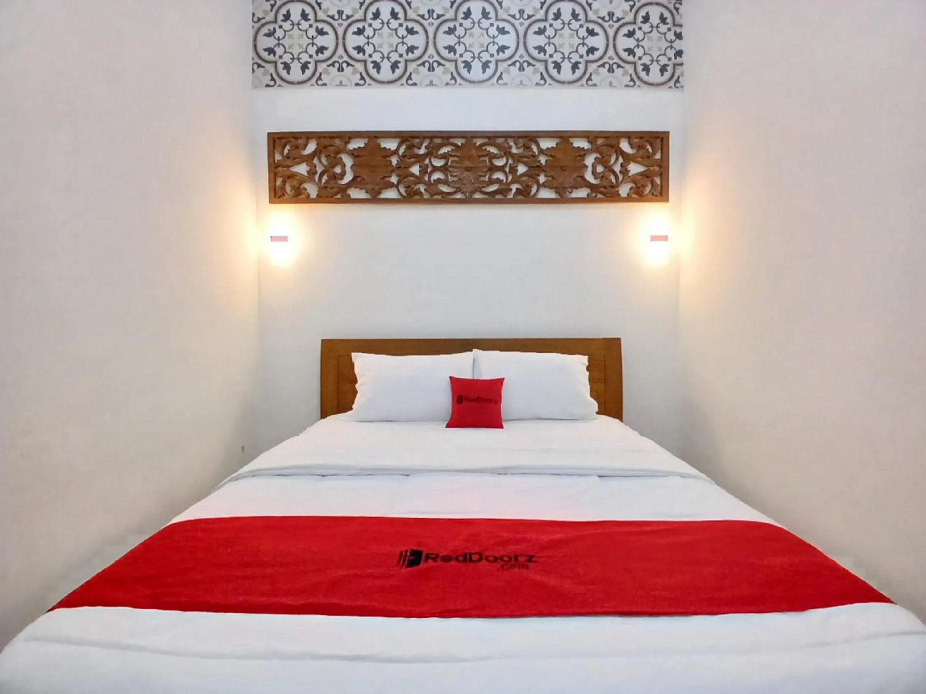 Bedroom, Bed in RedDoorz at Ndalem Eyyang Syariah Stasiun Klaten