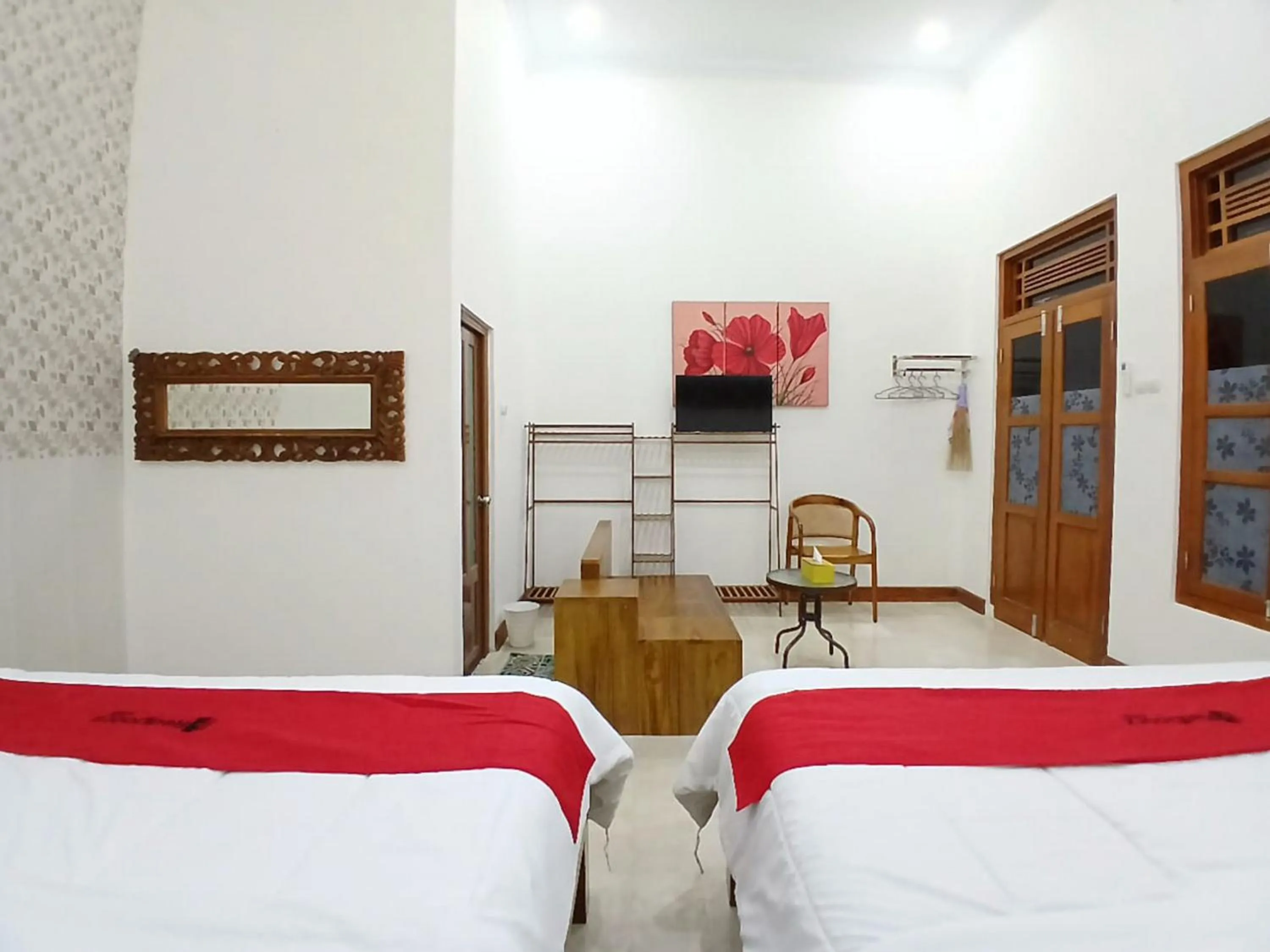Bedroom, Bed in RedDoorz at Ndalem Eyyang Syariah Stasiun Klaten