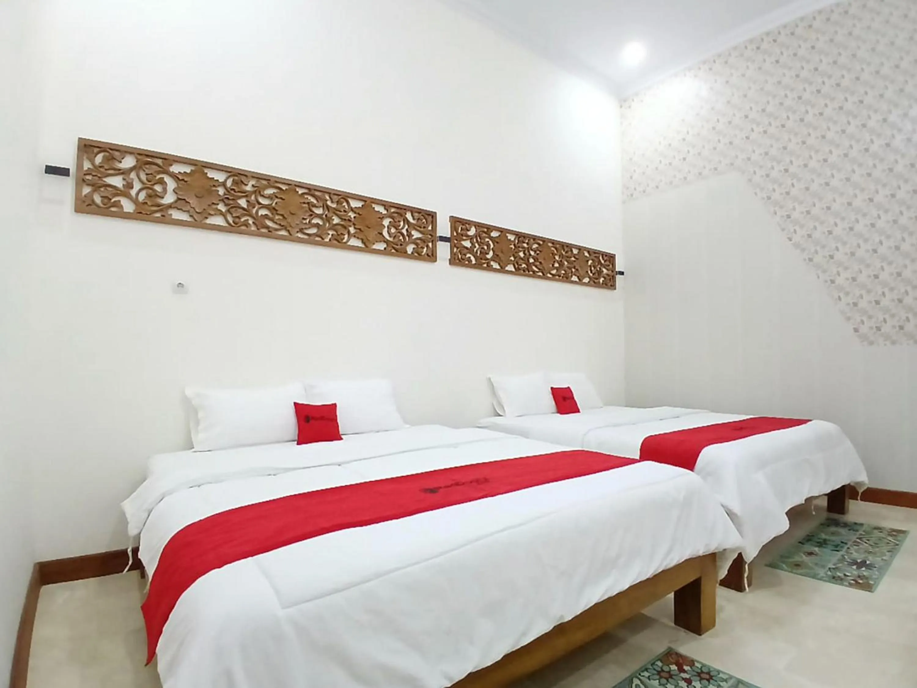 Bedroom, Bed in RedDoorz at Ndalem Eyyang Syariah Stasiun Klaten