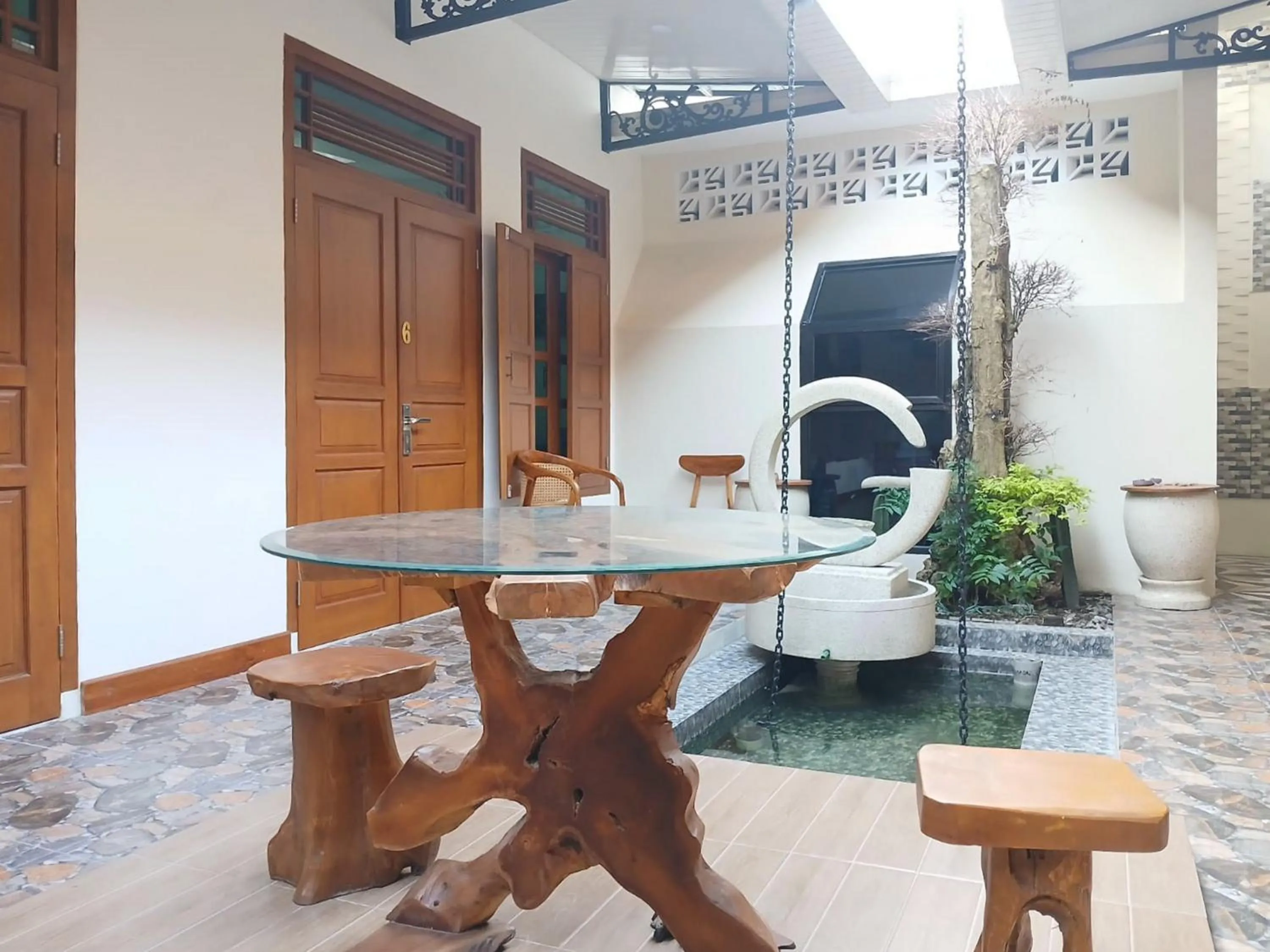 Property building in RedDoorz at Ndalem Eyyang Syariah Stasiun Klaten