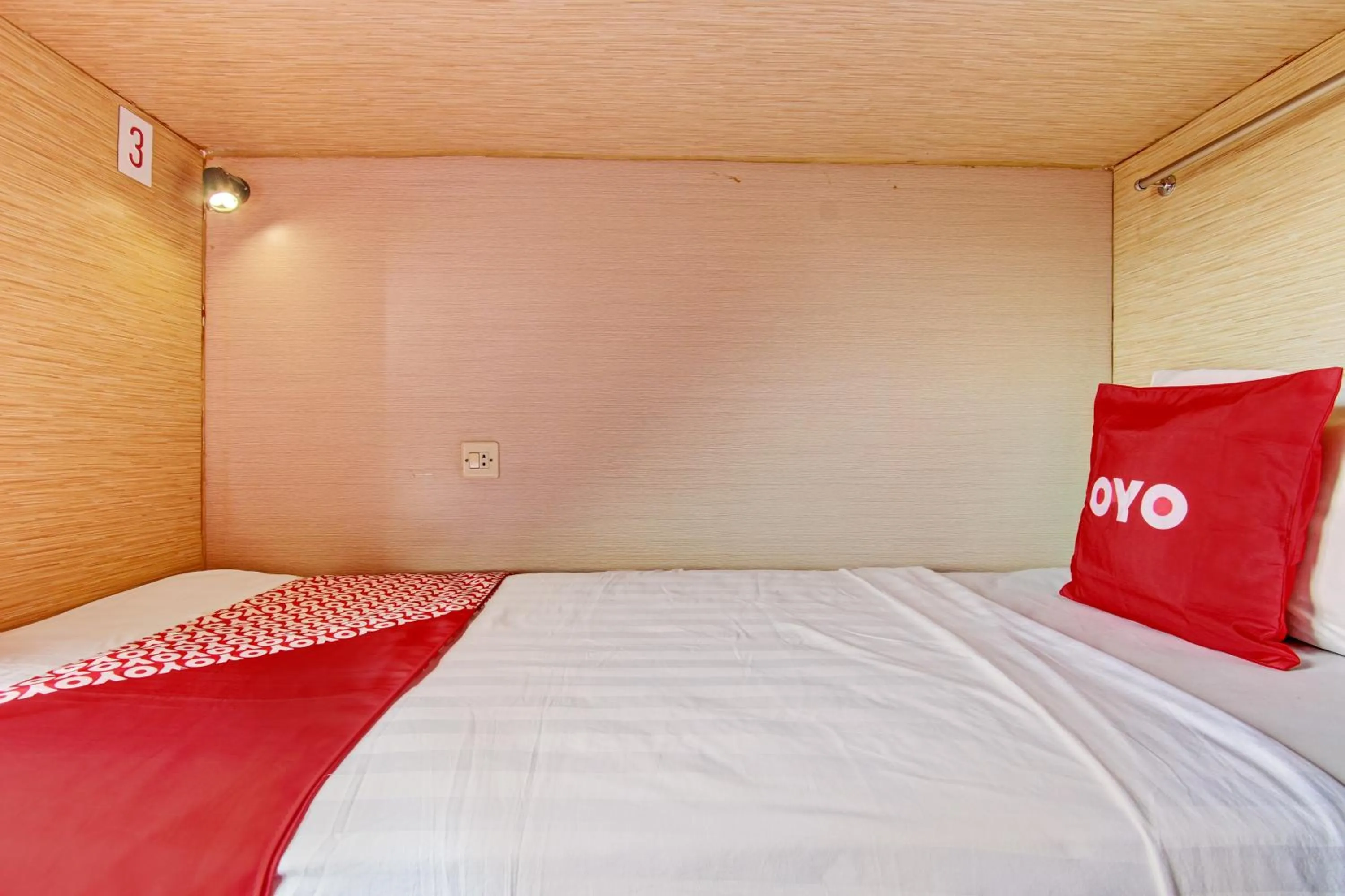 Bedroom, Bed in Hotel O Penak Malioboro Bunk Bed