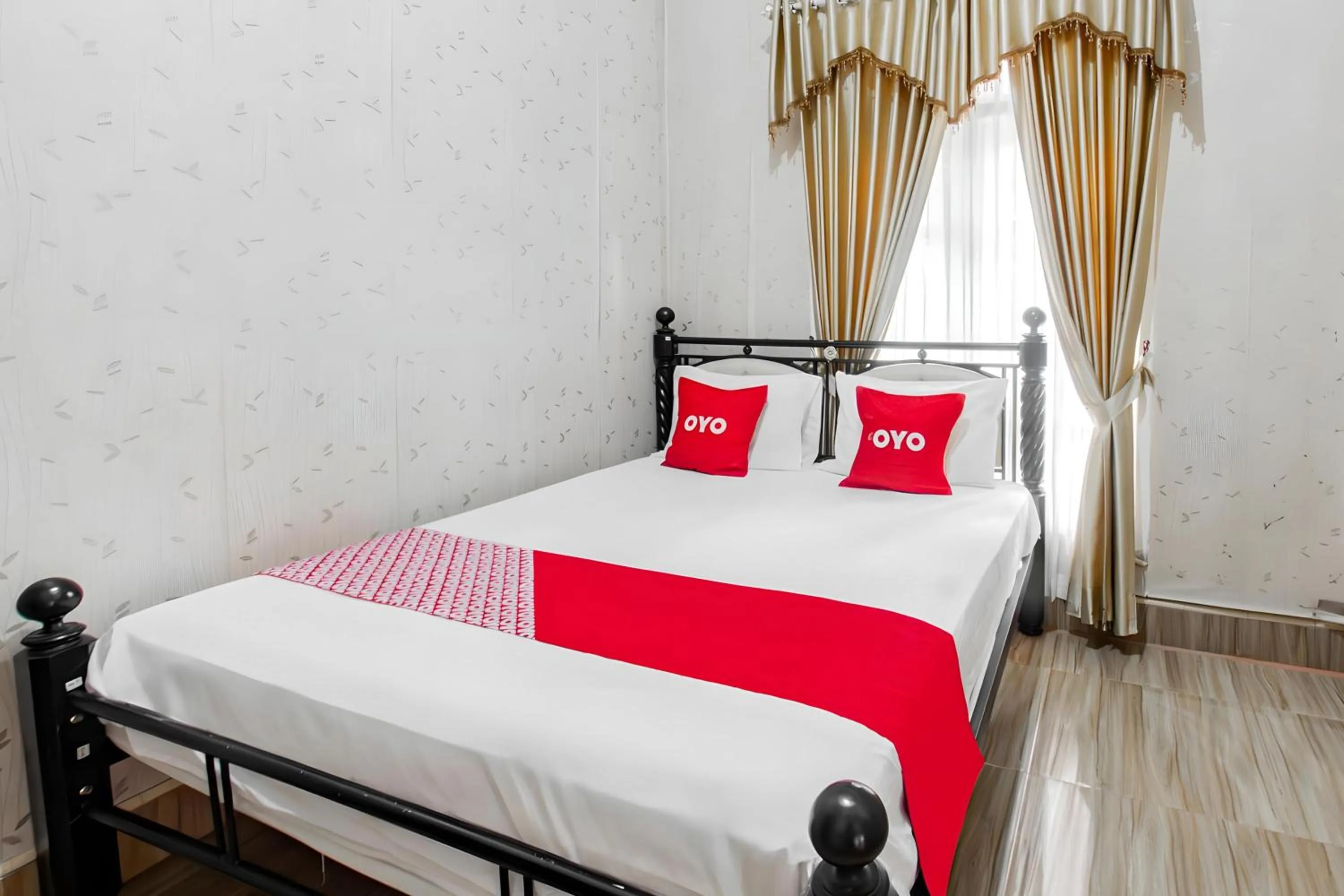 Bedroom, Bed in Hotel O Homestay Bonjeruk Near Restoran Pawon 21 Bonjeruk