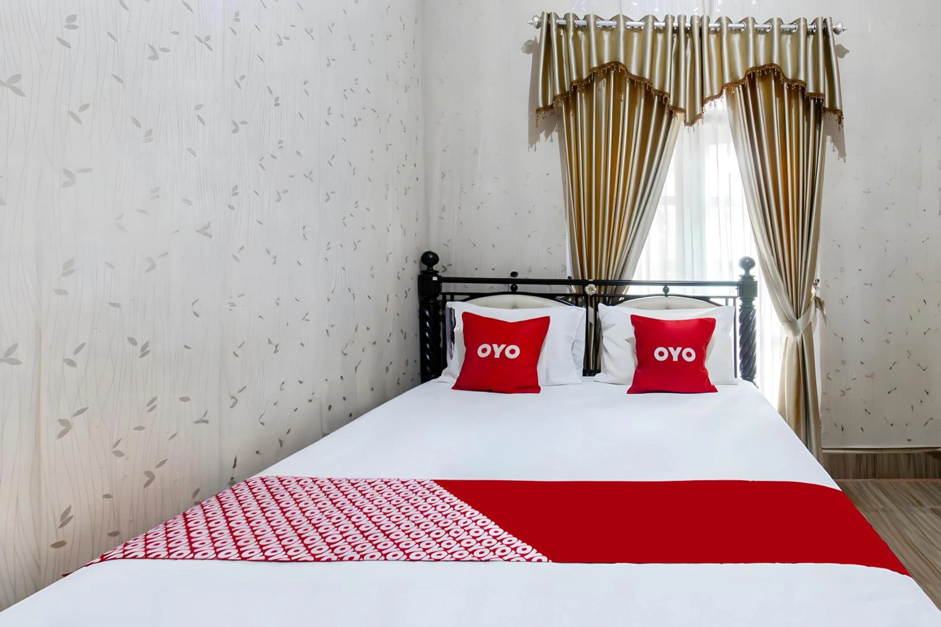 Bedroom, Bed in Hotel O Homestay Bonjeruk Near Restoran Pawon 21 Bonjeruk