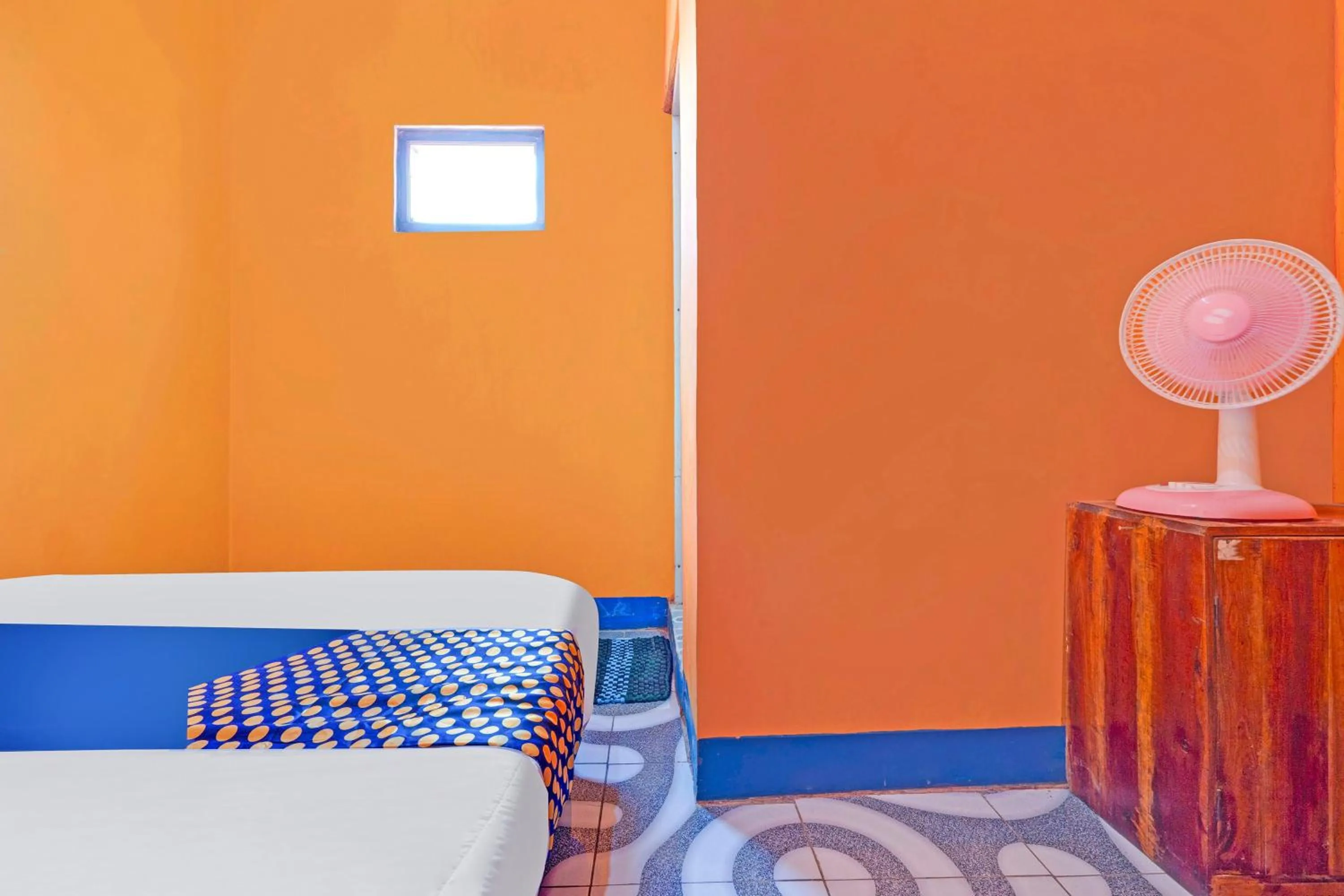 Bedroom, Bed in Hotel O Wisma Dua Putra Syariah