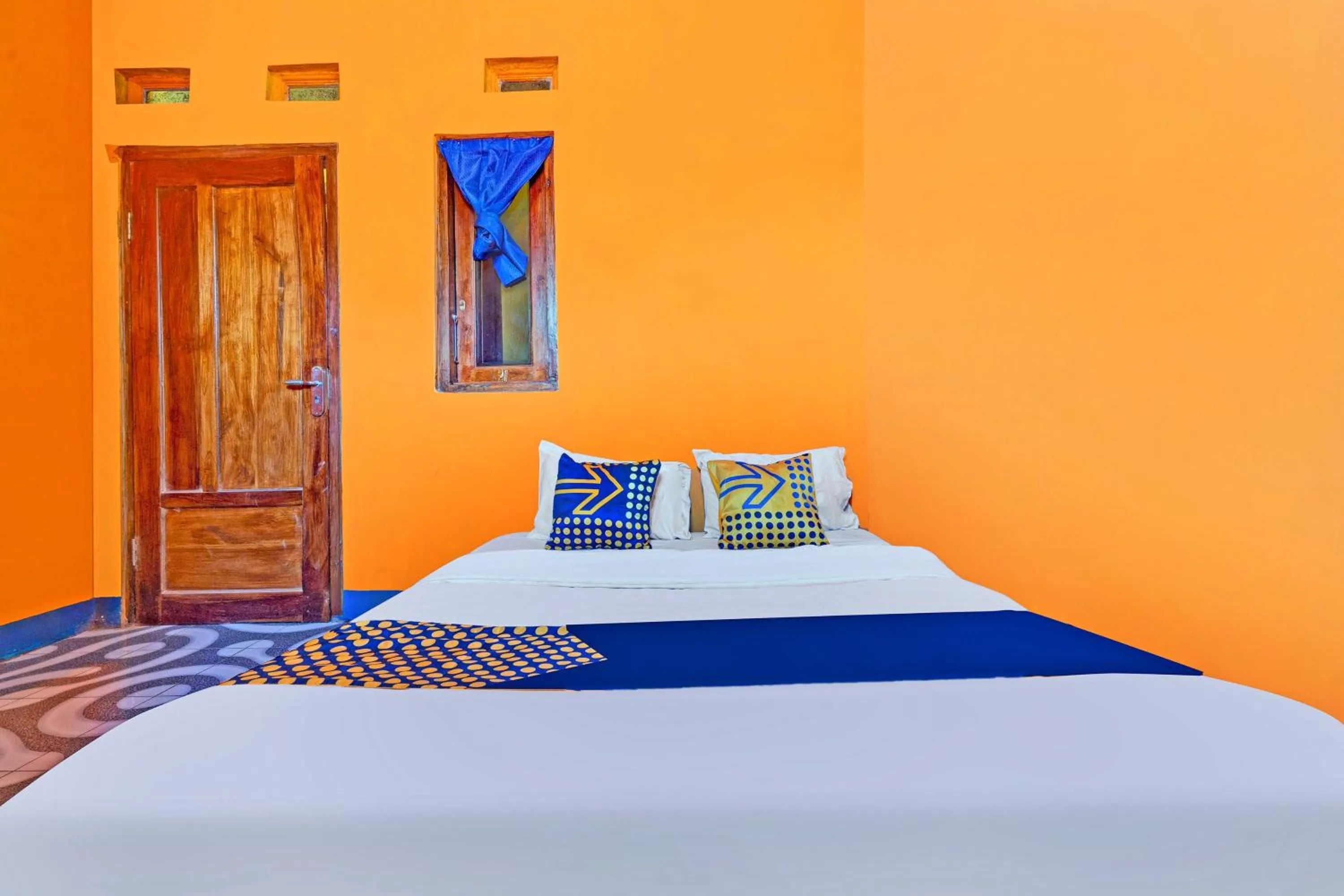 Bedroom, Bed in Hotel O Wisma Dua Putra Syariah