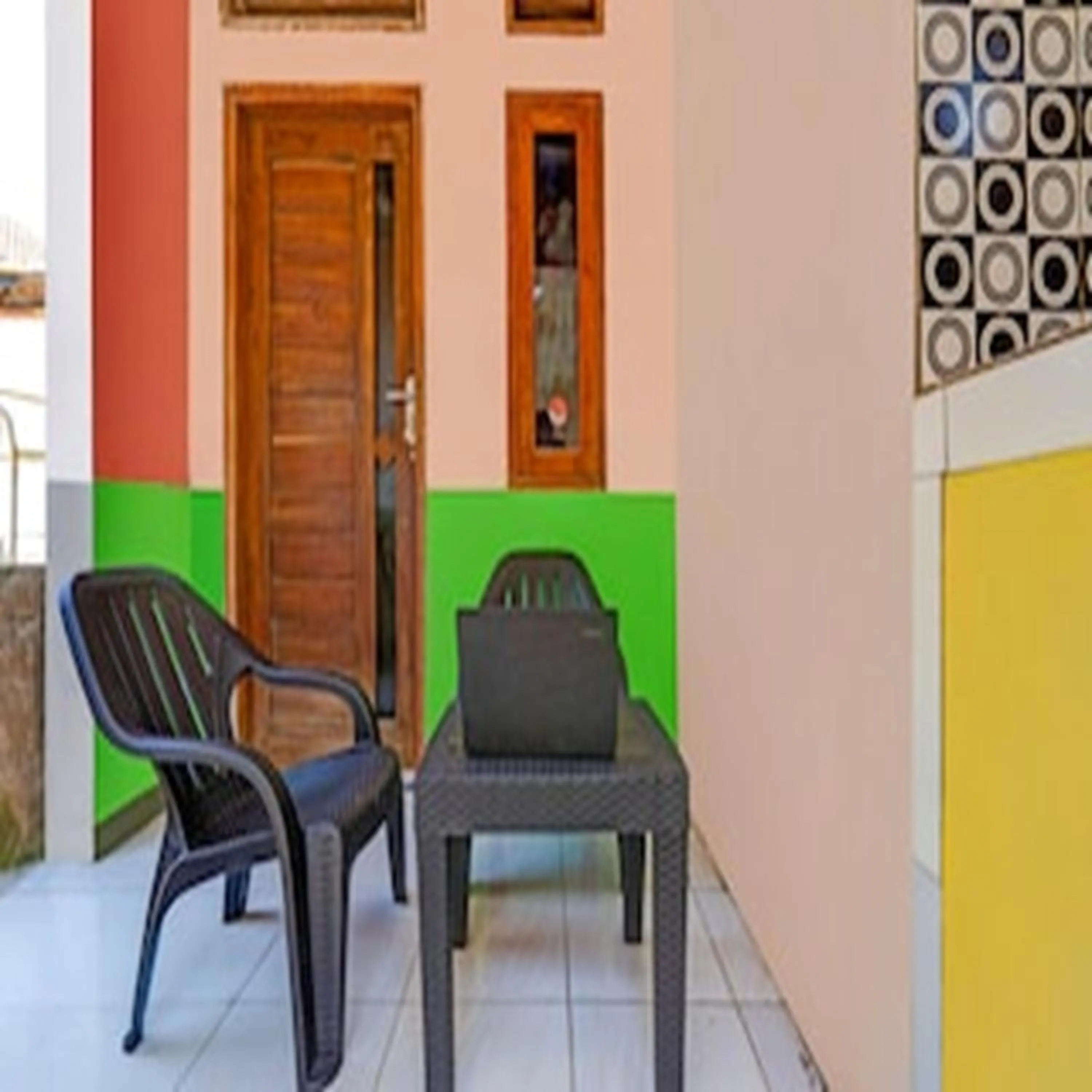 Seating area in Hotel O Wisma Dua Putra Syariah