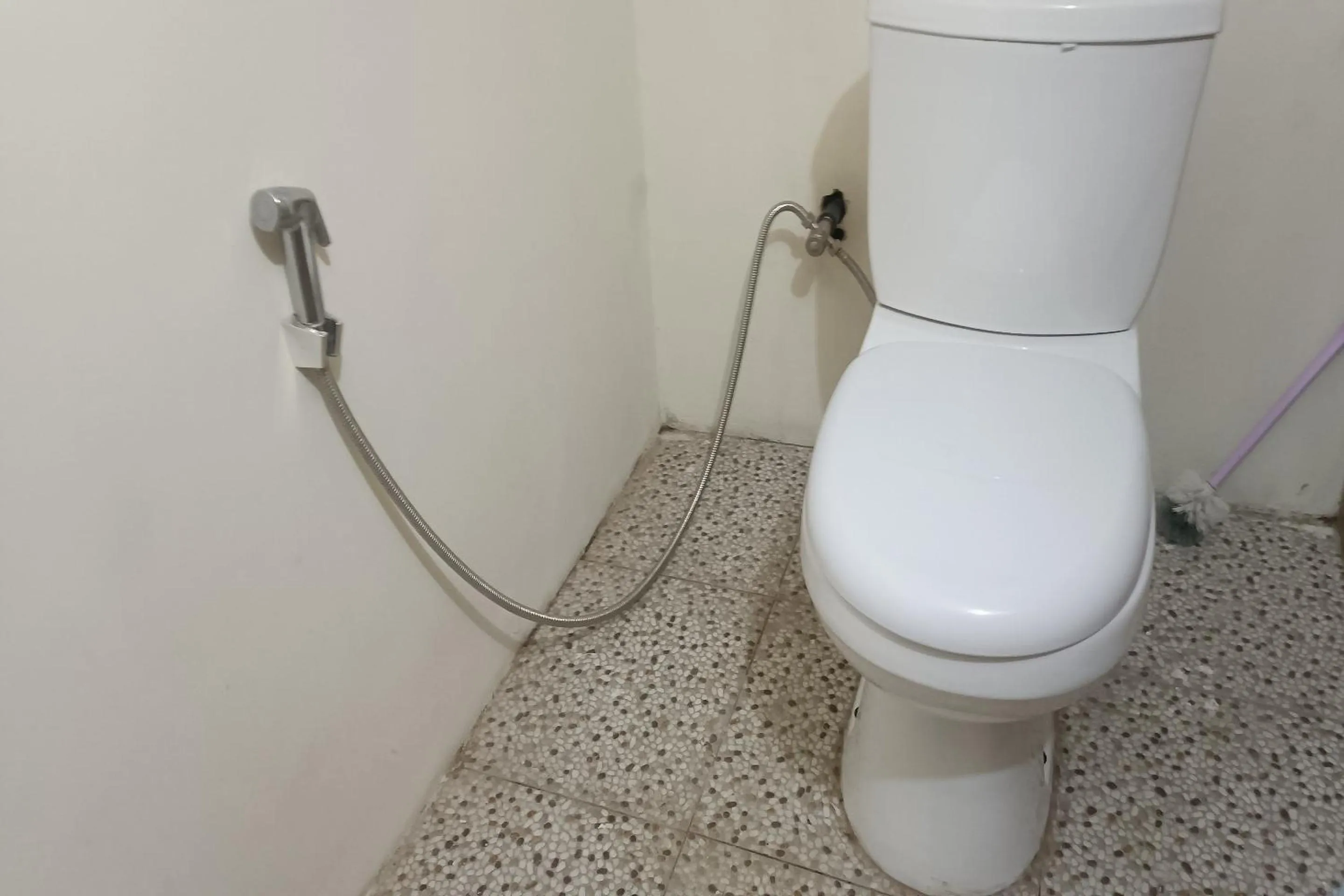 Bathroom in Hotel O Avocado Homestay