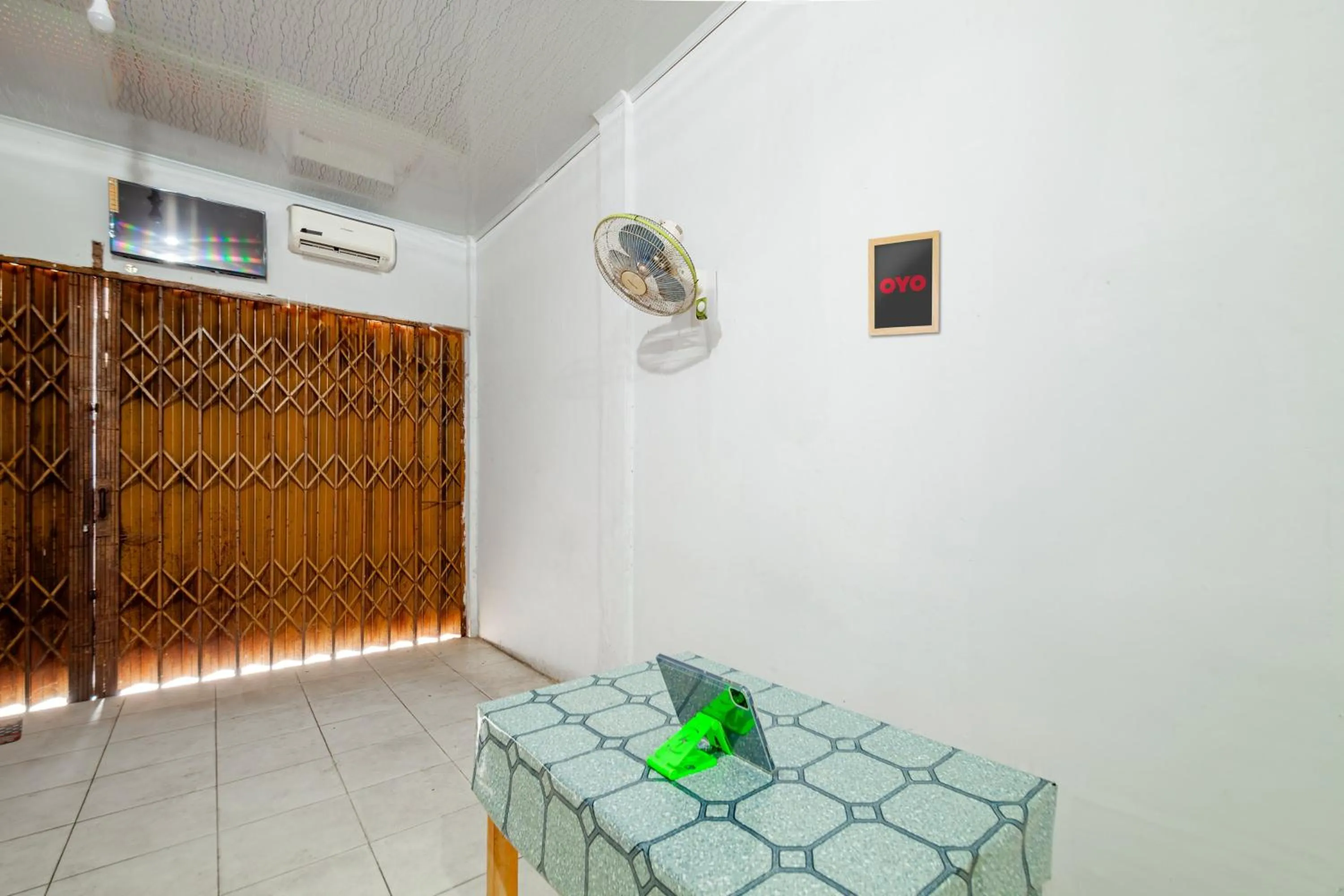 Lobby or reception in Hotel O Wongso Residence Syariah