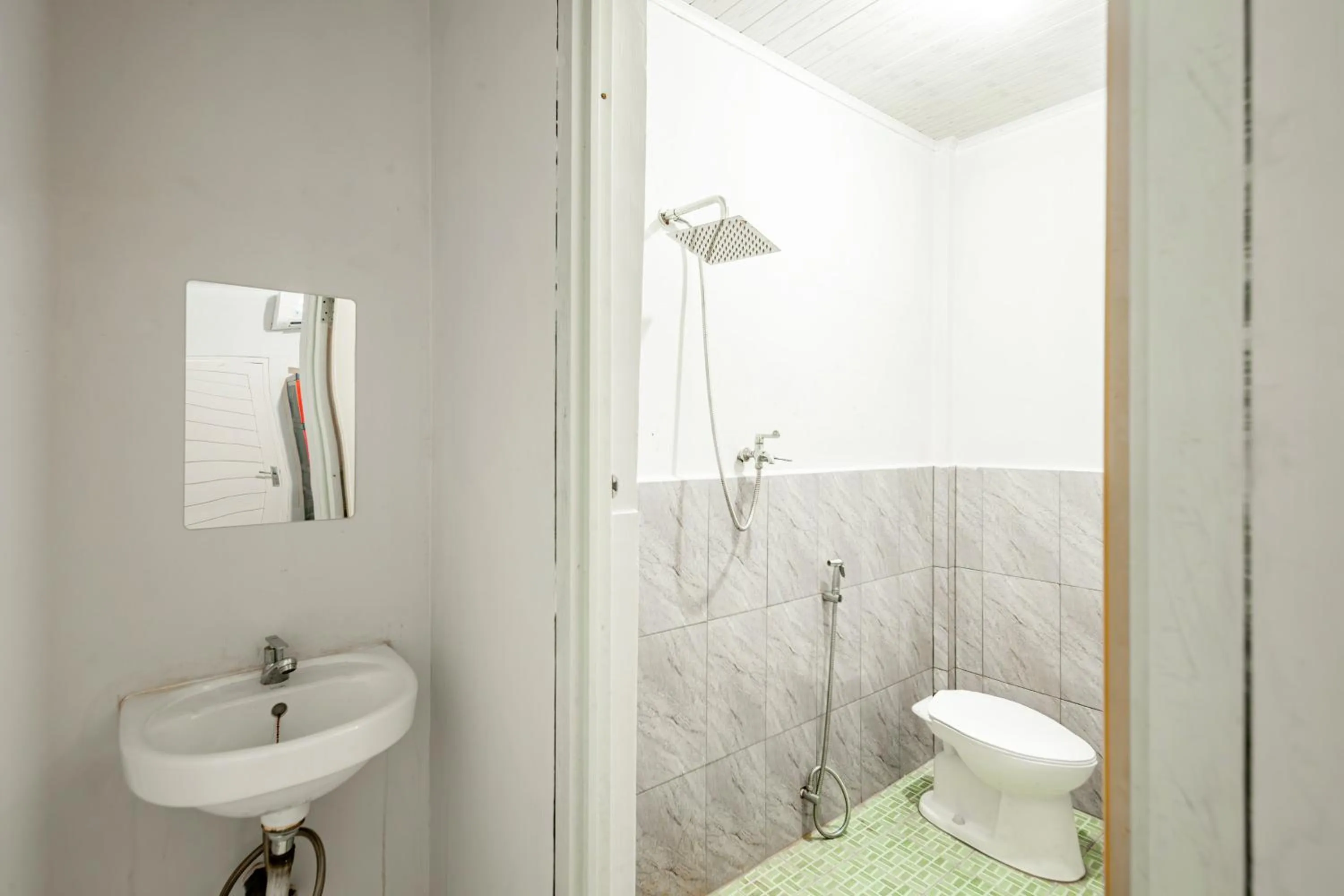 Bathroom in Hotel O Wongso Residence Syariah