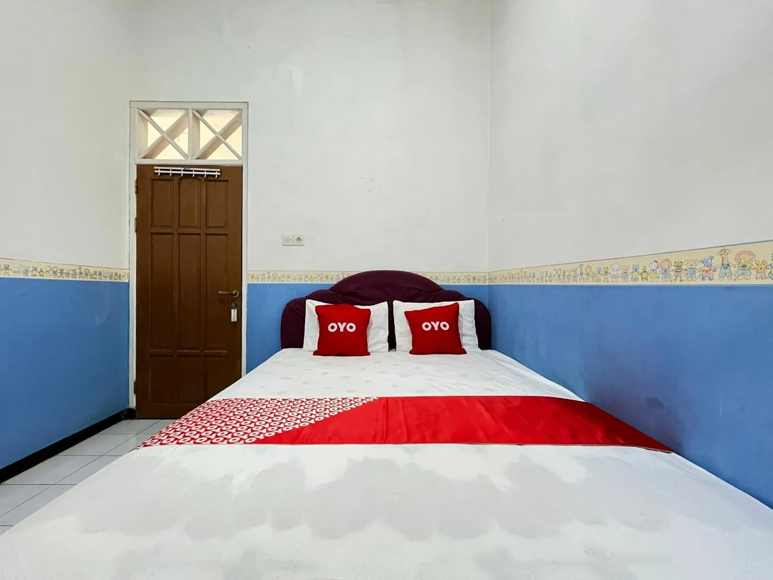 Bedroom, Bed in Hotel O Villa Cemara Syariah