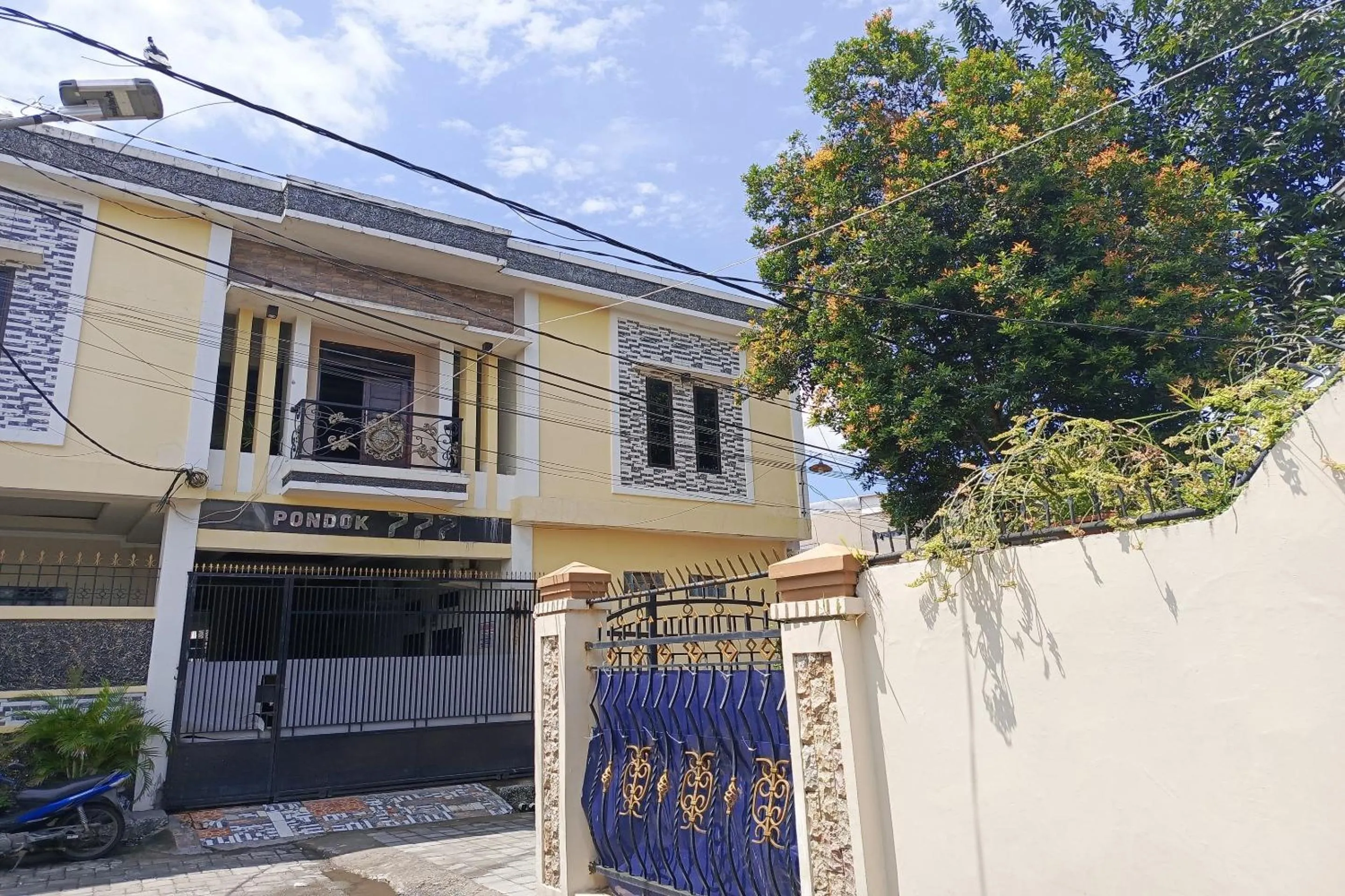 Facade/entrance in Hotel O Pondok Baruga 777 Near Sarewo Musik Studio Kendari