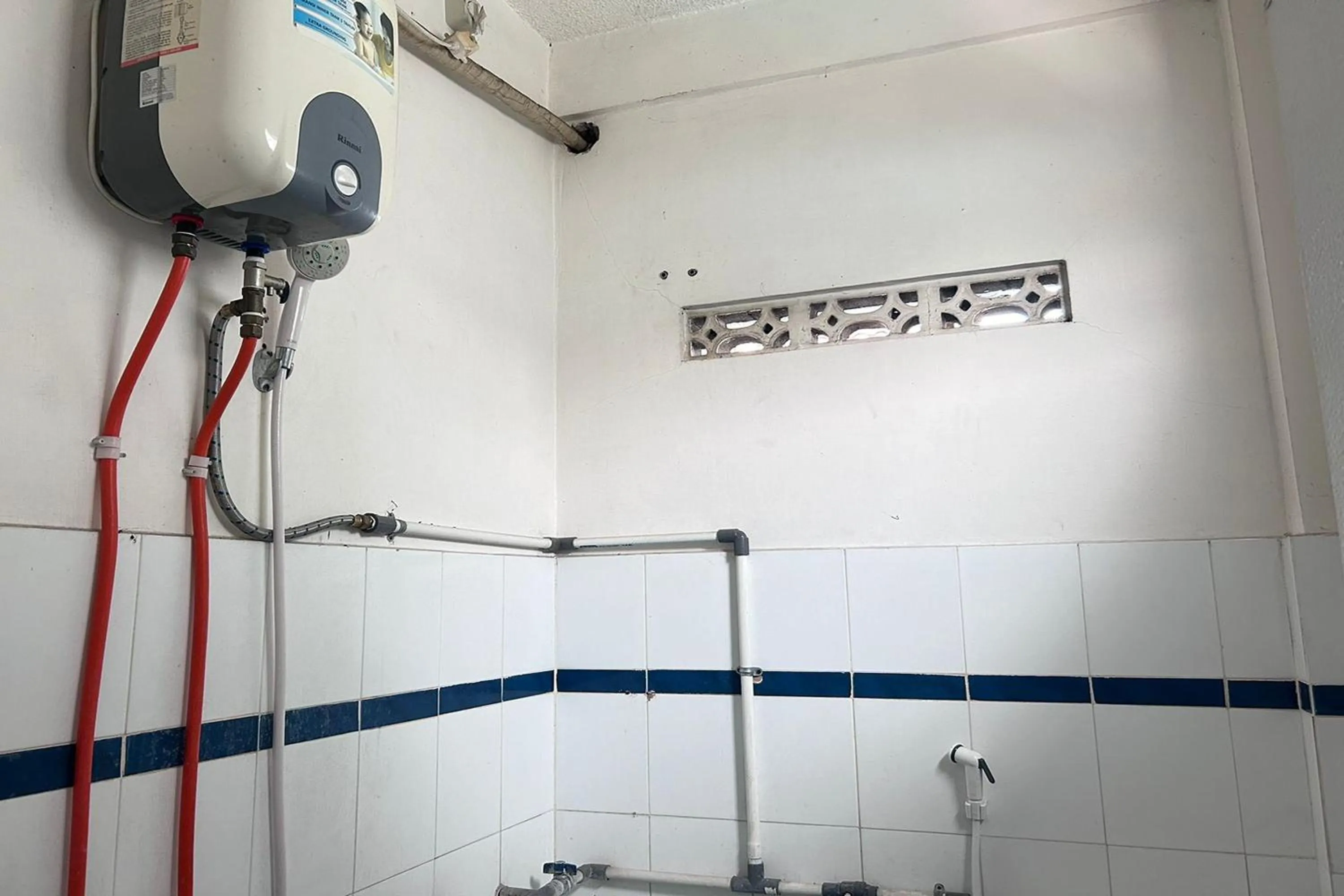 Bathroom in Hotel Kinasih Yogyakarta