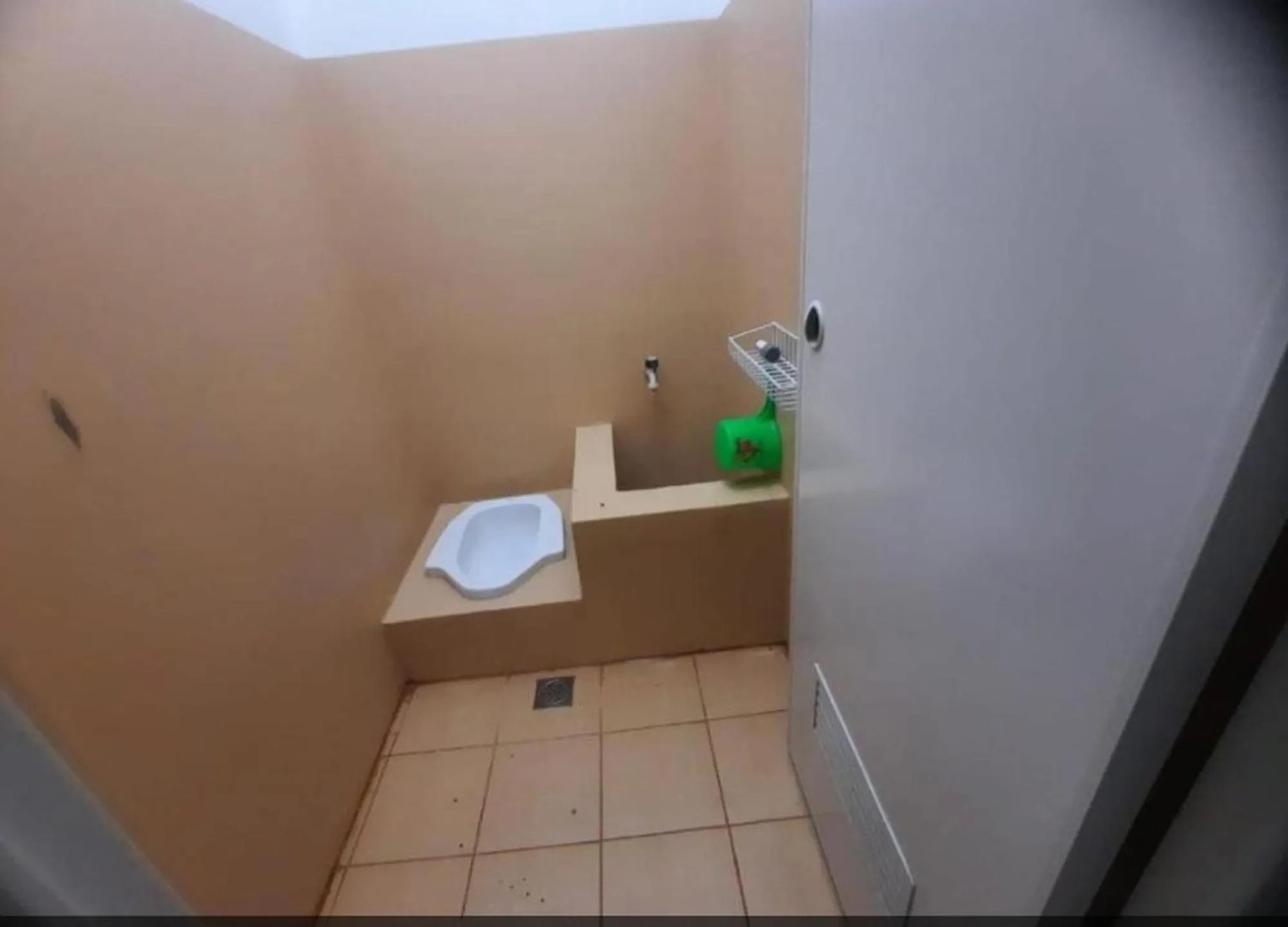 Bathroom in Hotel O Home Stay Syariah Habibie