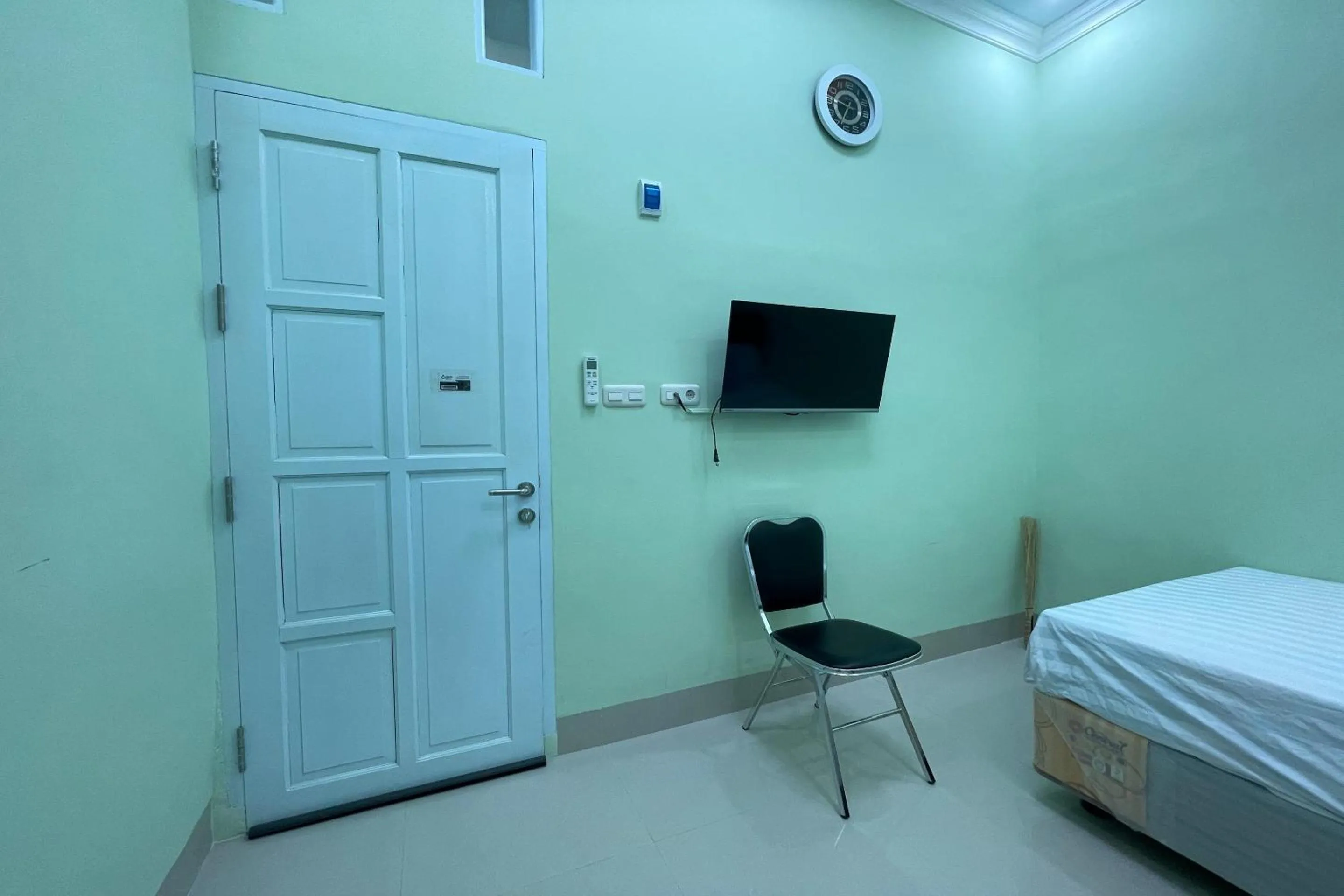 Bedroom, Bed in Hotel O Homestay Purirano