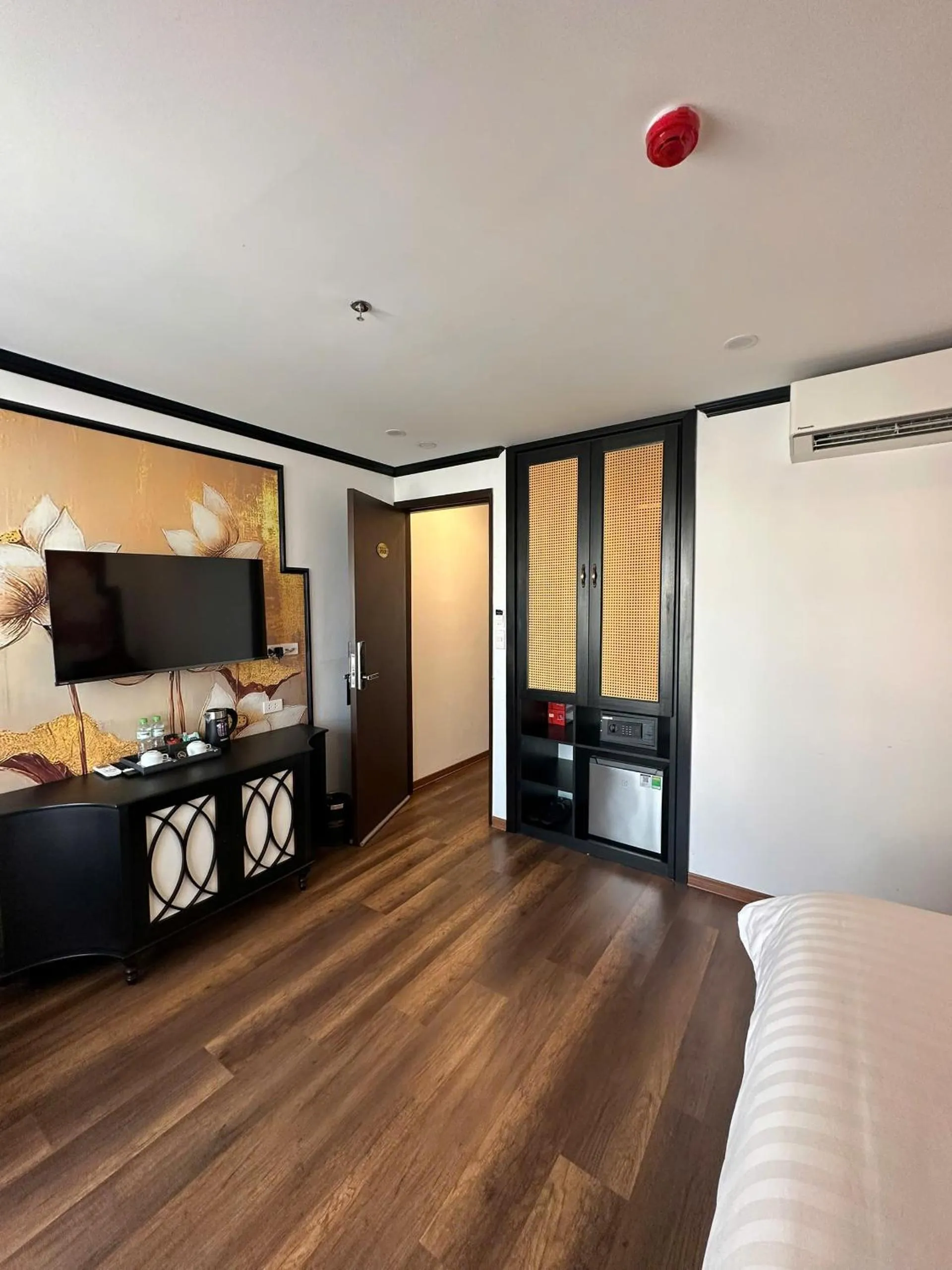 Bedroom, Bed in Aquarius Premium Hotel