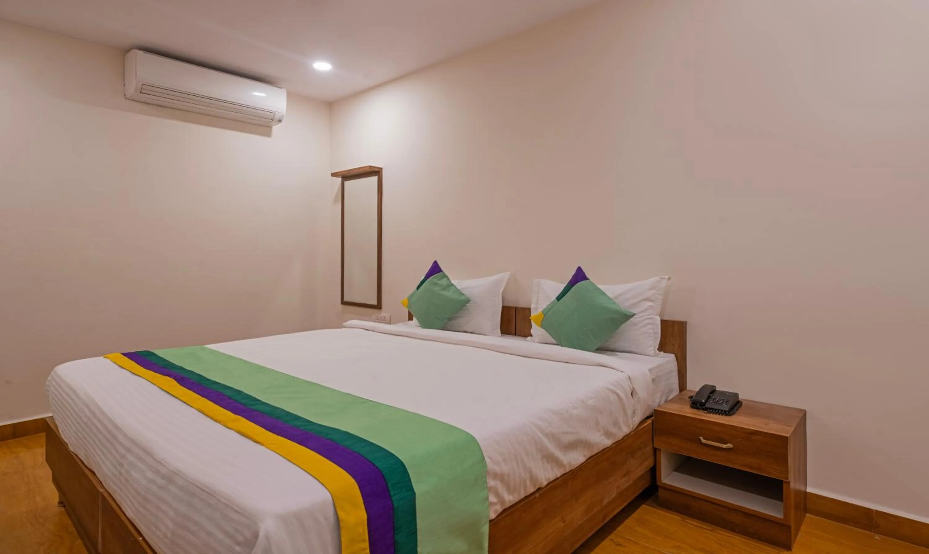 Bedroom, Bed in Treebo SY Inn, Gachibowli DLF