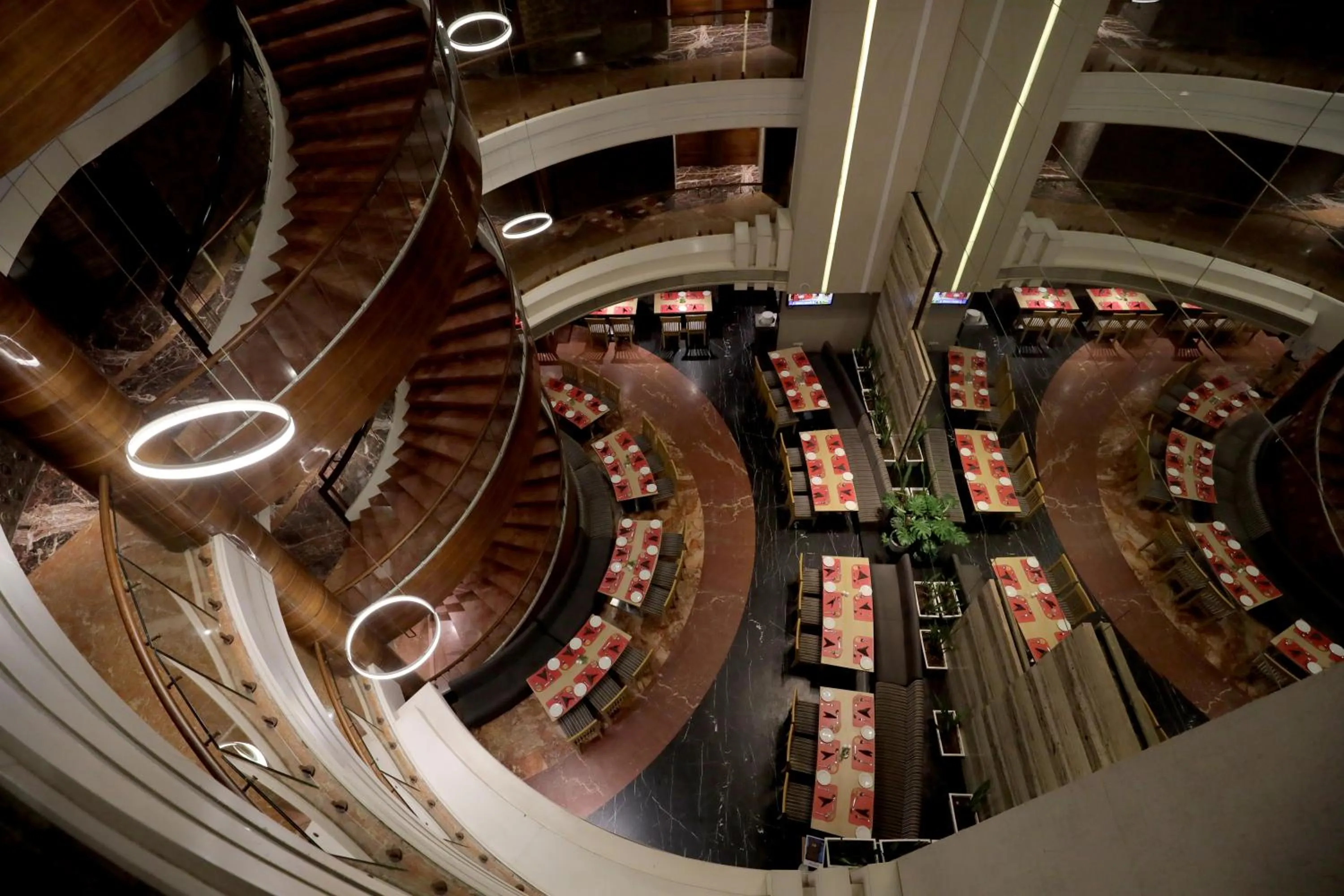 Restaurant/places to eat in Bizz The Hotel