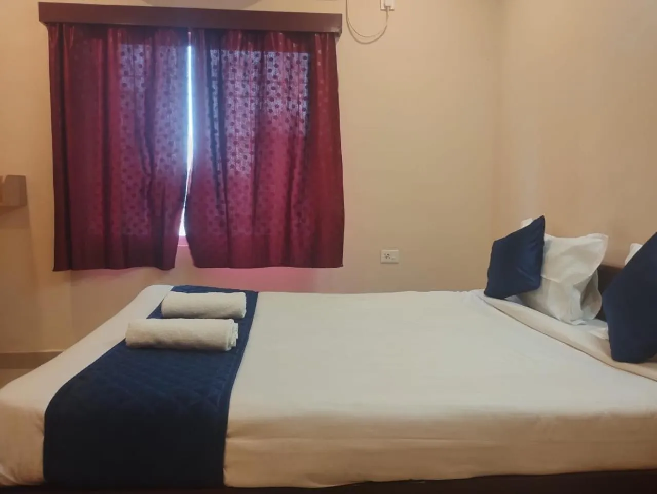 Bed in Grand Ocean inn