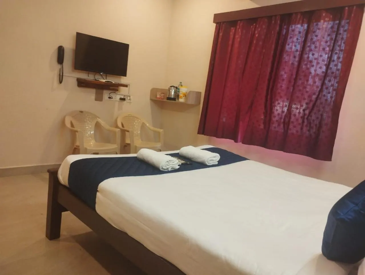 Bed in Grand Ocean inn